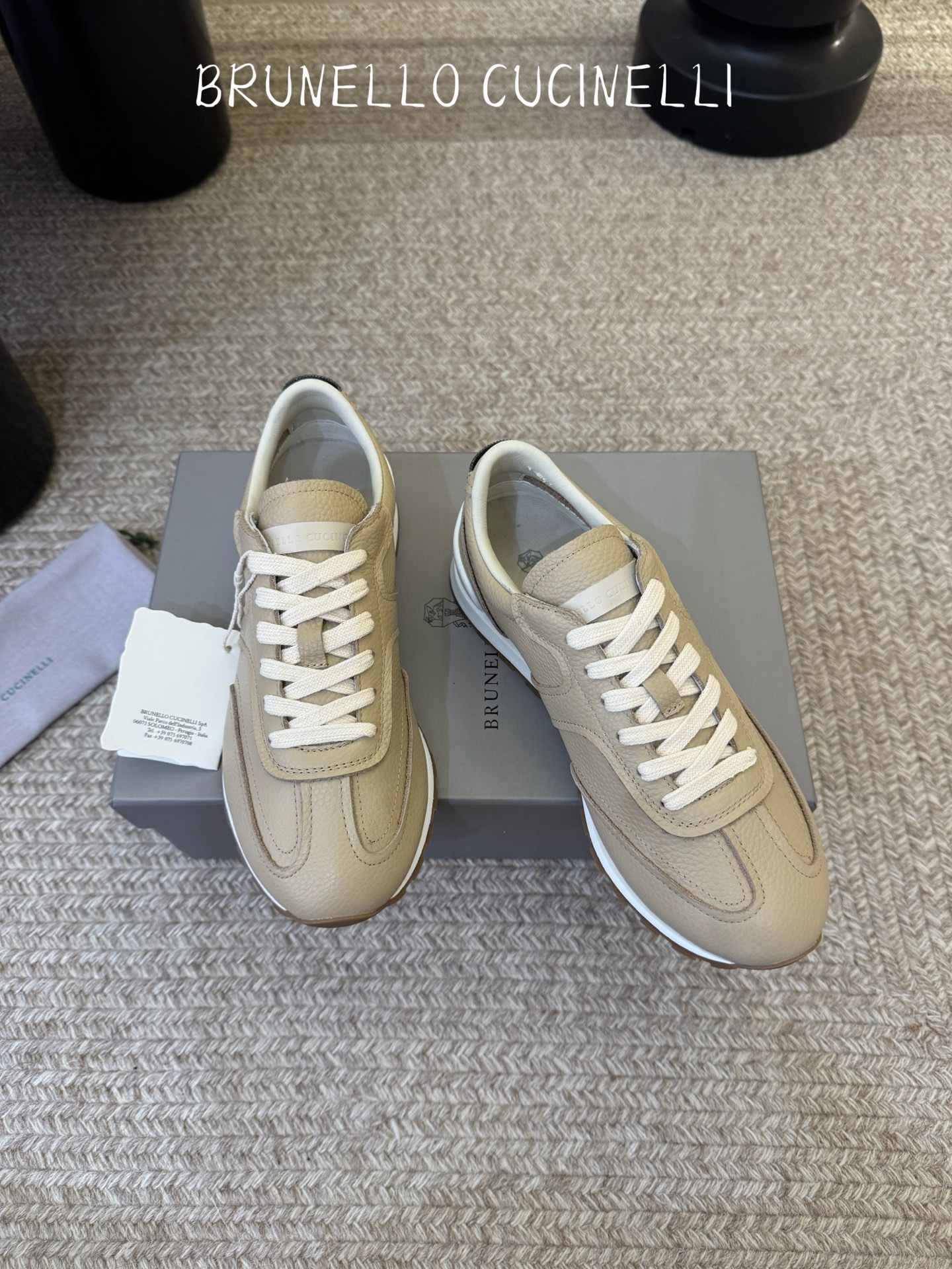 Brunello cuctnell*26ss早春新款复古休闲阿甘鞋这双鞋把复古运动感和日常通勤的松弛感完