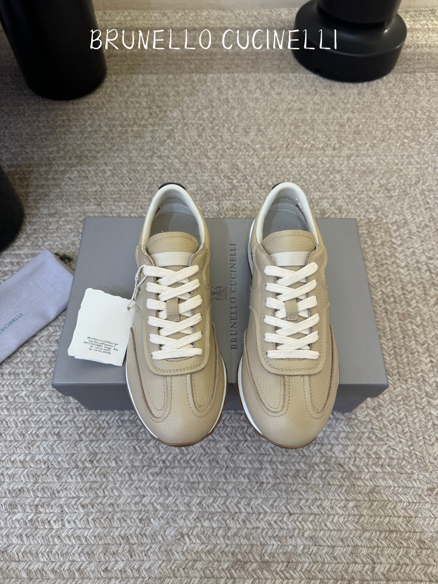 Brunello cuctnell*26ss早春新款复古休闲阿甘鞋这双鞋把复古运动感和日常通勤的松弛感完