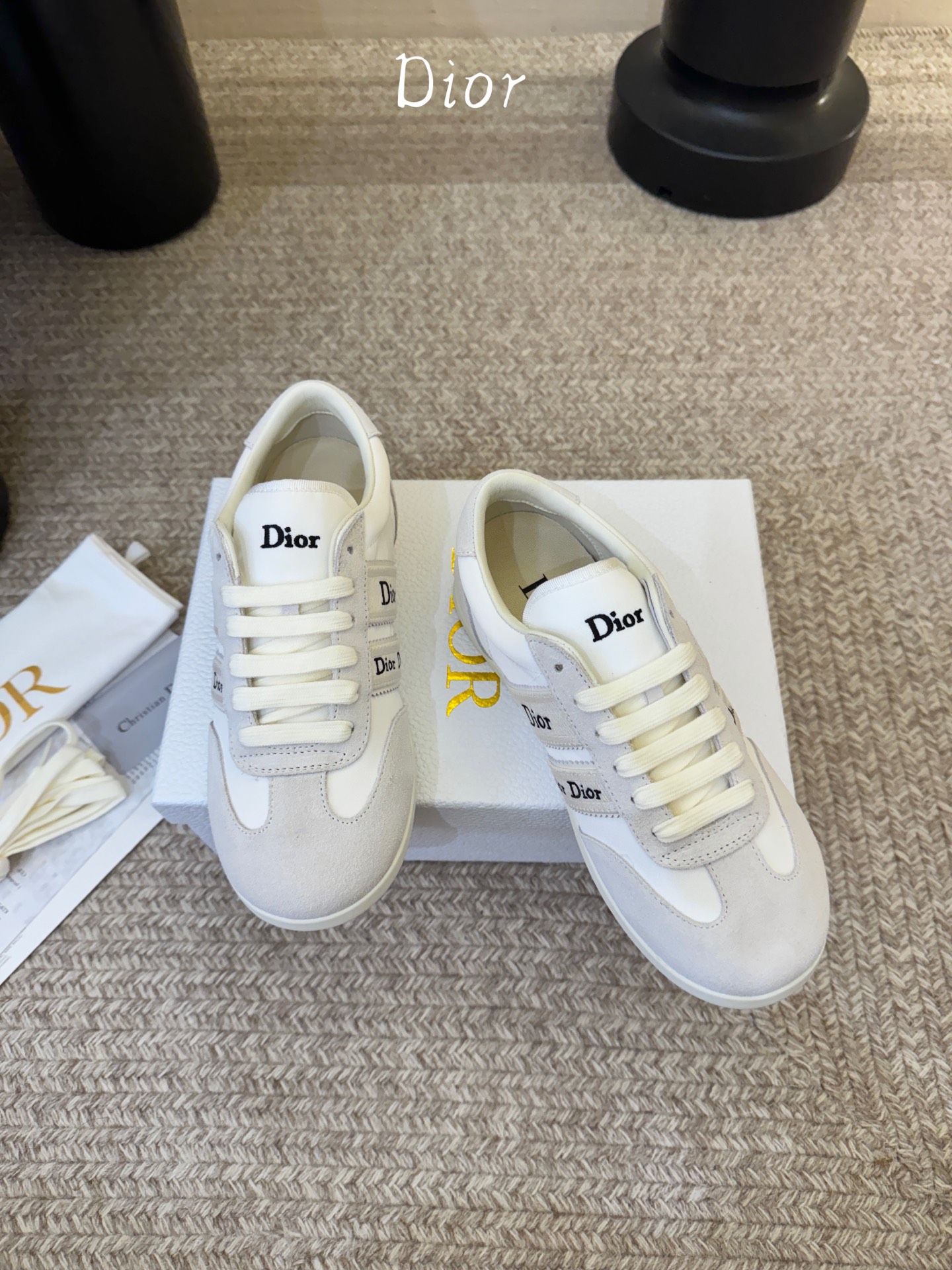 Dior Ribbon 织带刺绣运动鞋 复古德训鞋这款 Dior Ribbon 运动鞋是 2026 春夏