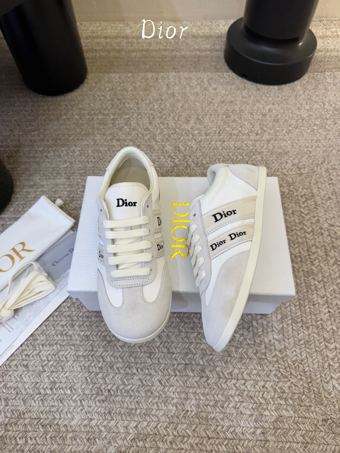 Dior Ribbon 织带刺绣运动鞋 复古德训鞋这款 Dior Ribbon 运动鞋是 2026 春夏