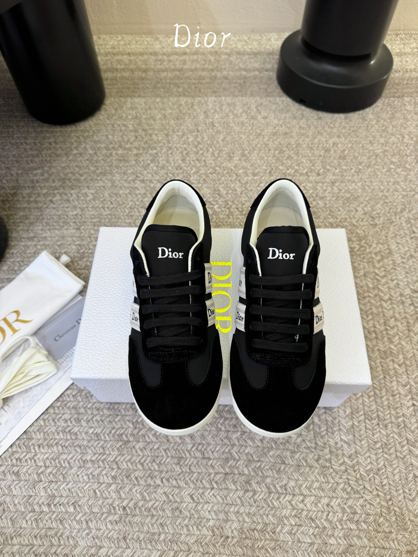 Dior Ribbon 织带刺绣运动鞋 复古德训鞋这款 Dior Ribbon 运动鞋是 2026 春夏