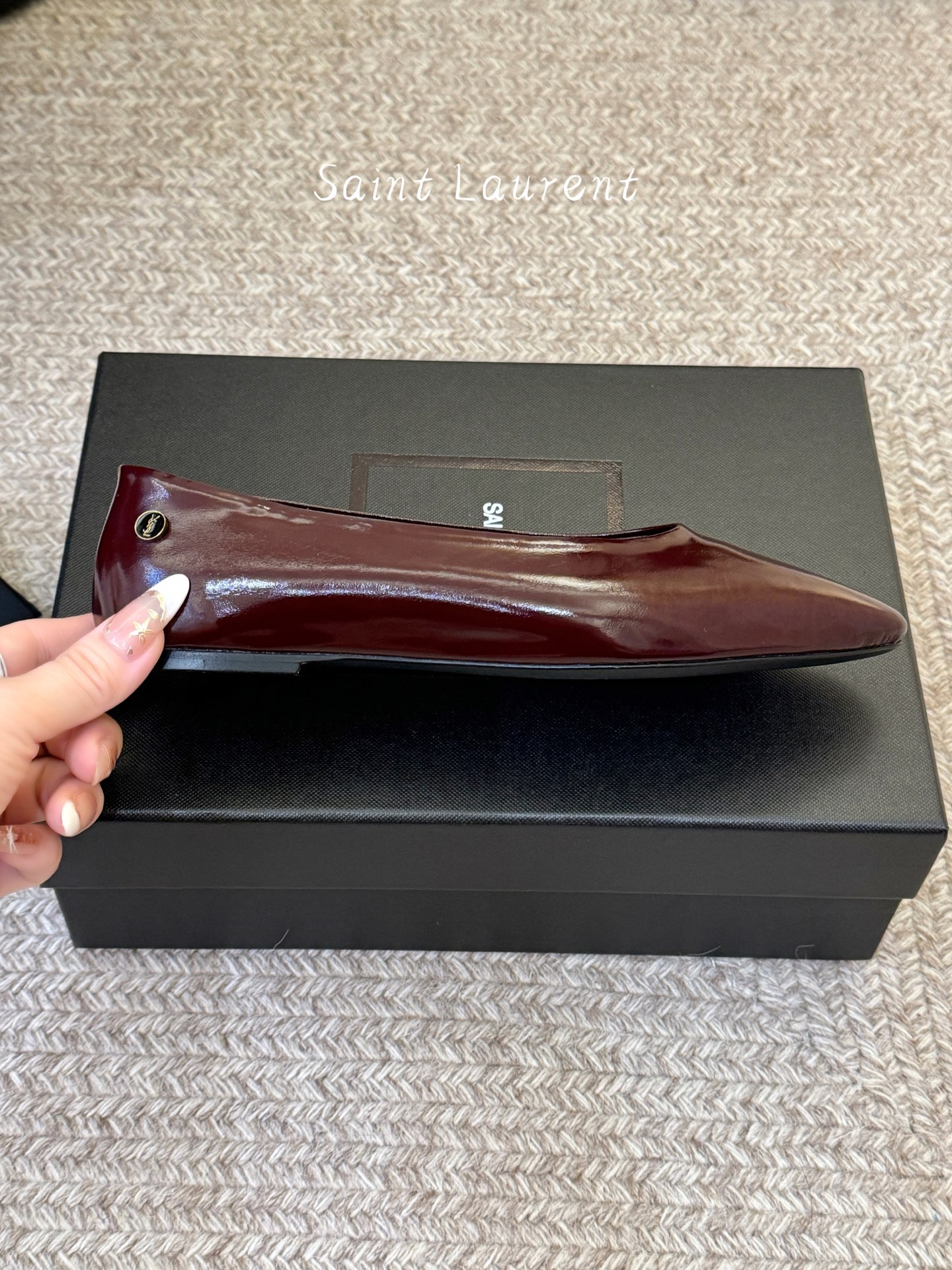 圣罗兰Saint Lauren* 新品平底小方头单鞋各种小裙子搭配起来 完全不挑脚型哦 Ysl Logo