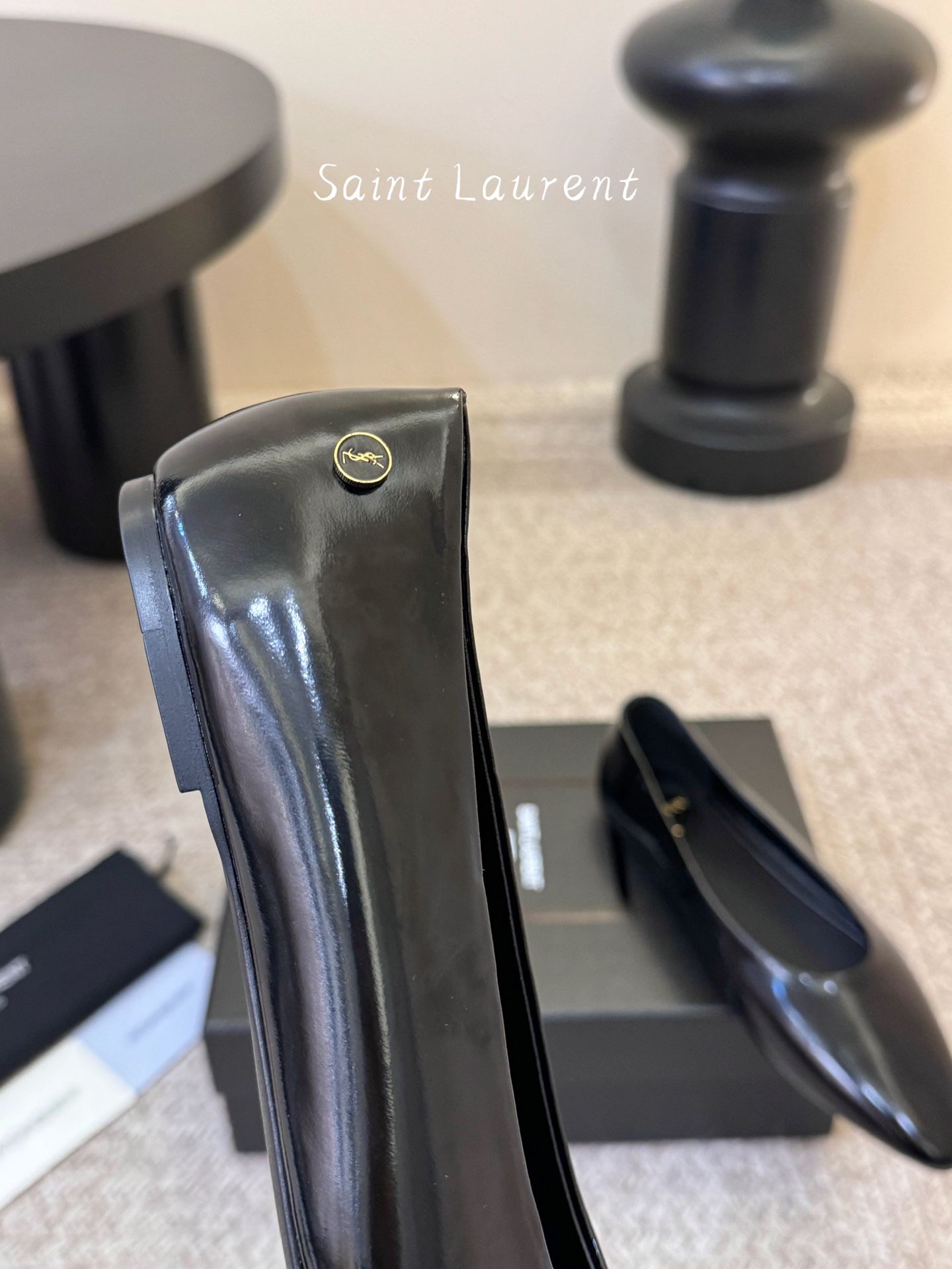圣罗兰Saint Lauren* 新品平底小方头单鞋各种小裙子搭配起来 完全不挑脚型哦 Ysl Logo