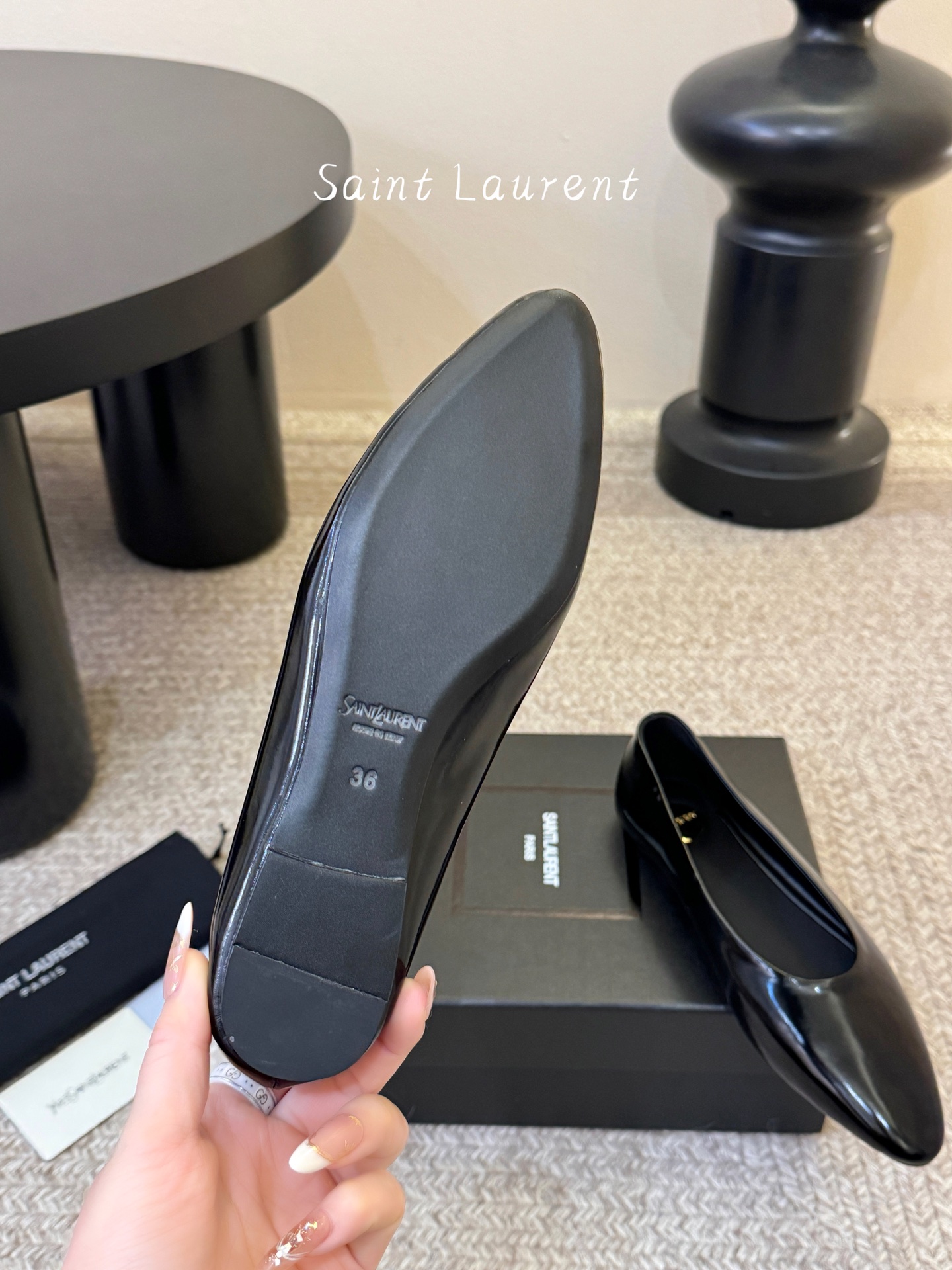 圣罗兰Saint Lauren* 新品平底小方头单鞋各种小裙子搭配起来 完全不挑脚型哦 Ysl Logo