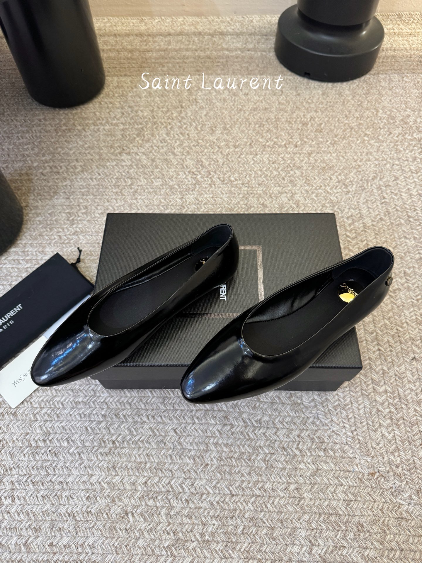 圣罗兰Saint Lauren* 新品平底小方头单鞋各种小裙子搭配起来 完全不挑脚型哦 Ysl Logo