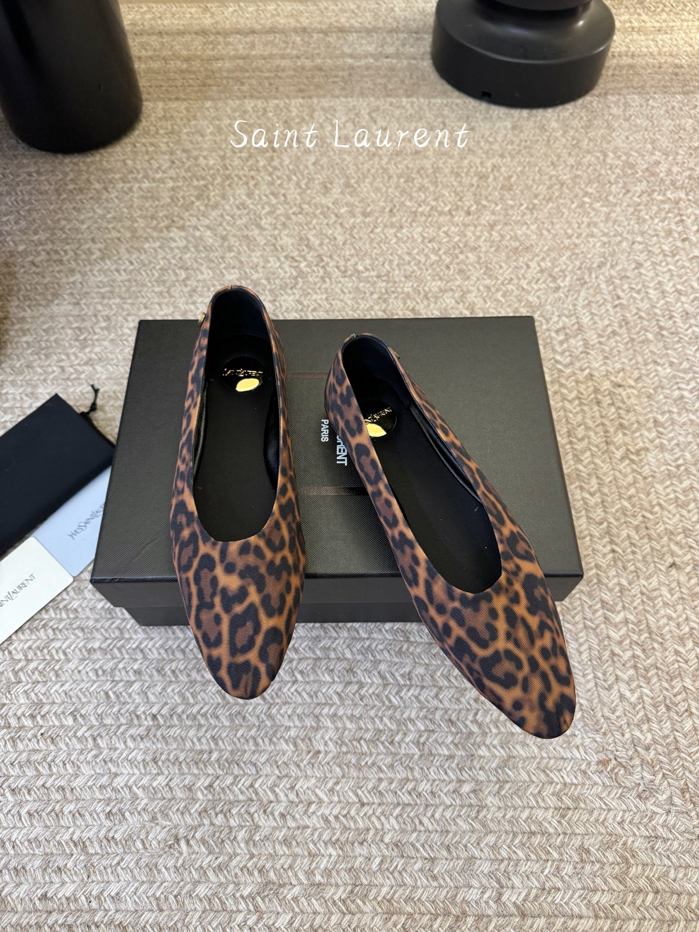 圣罗兰Saint Lauren* 新品平底小方头单鞋各种小裙子搭配起来 完全不挑脚型哦 Ysl Logo