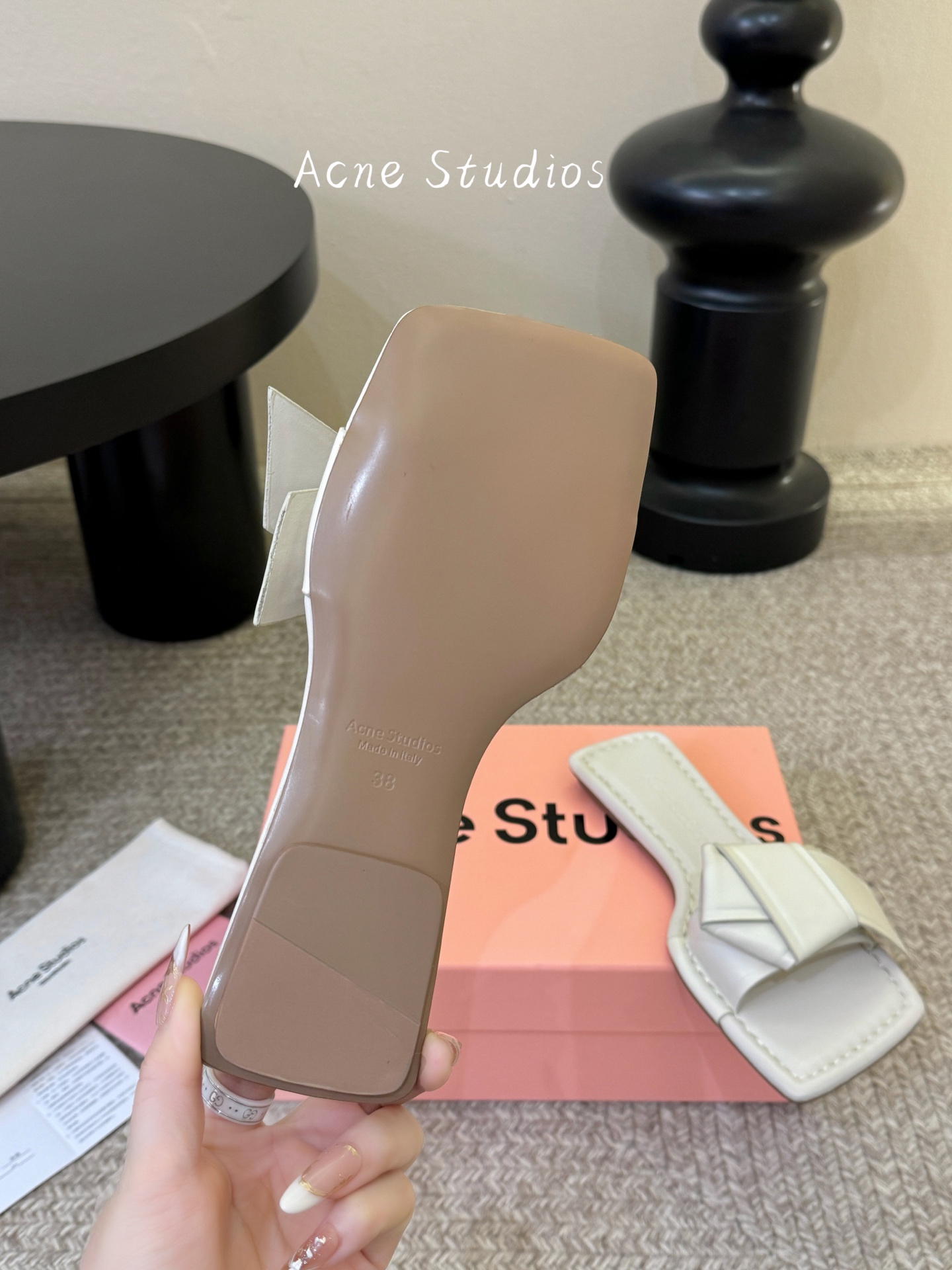 Acne Studio*26SS春夏新款折叠方头凉拖自带先锋艺术感的极简风夏日款，这双直接把设计感与松弛