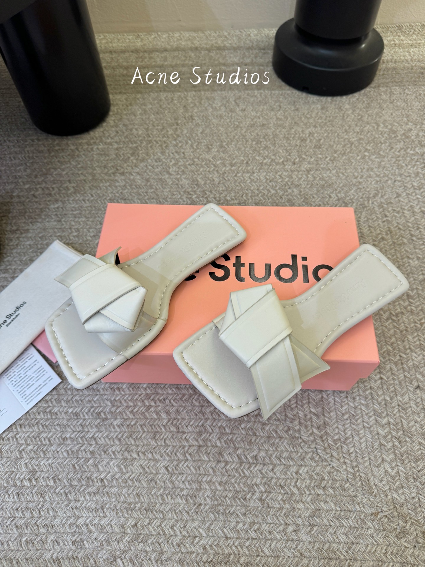 Acne Studio*26SS春夏新款折叠方头凉拖自带先锋艺术感的极简风夏日款，这双直接把设计感与松弛