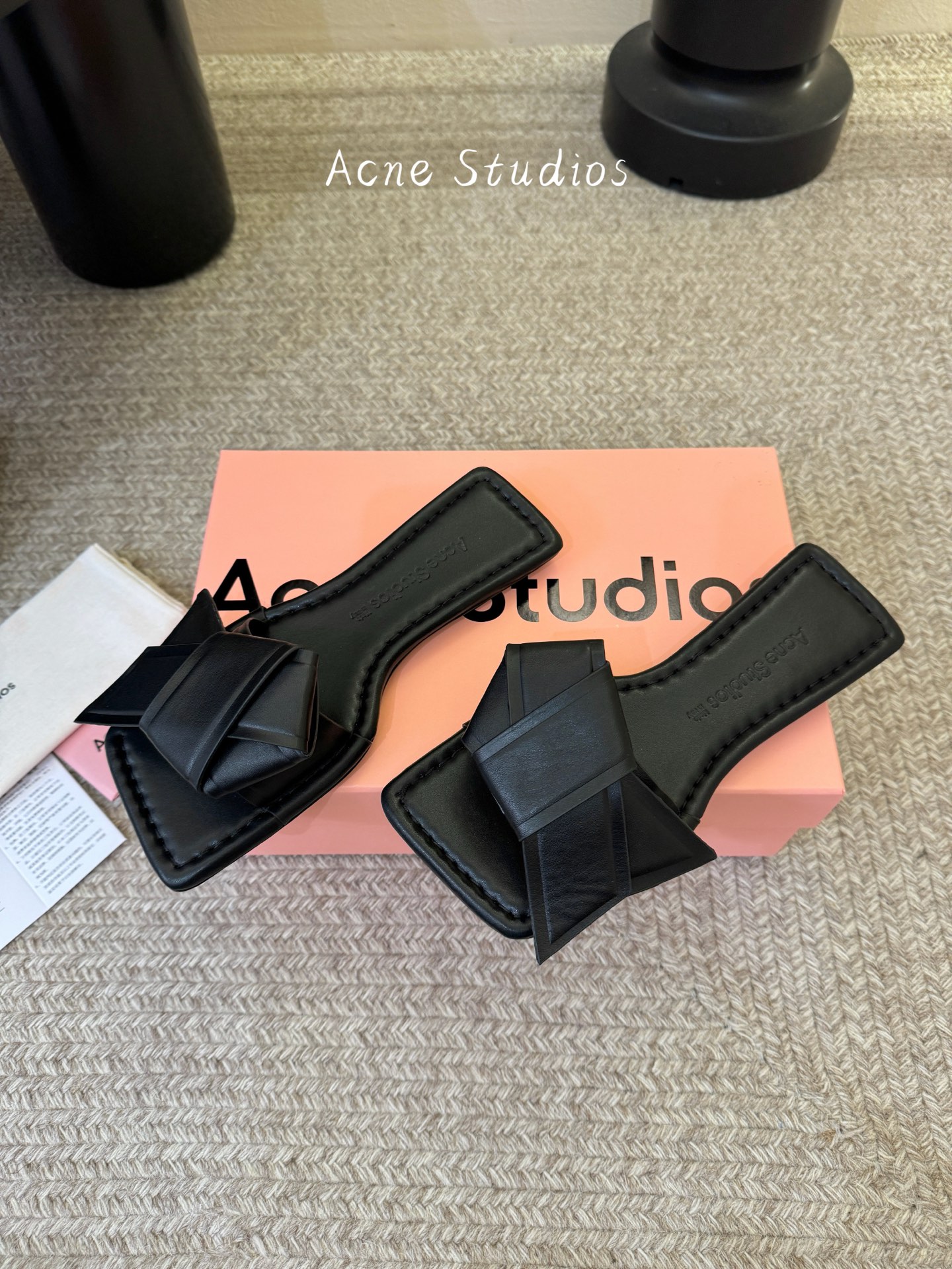 Acne Studio*26SS春夏新款折叠方头凉拖自带先锋艺术感的极简风夏日款，这双直接把设计感与松弛