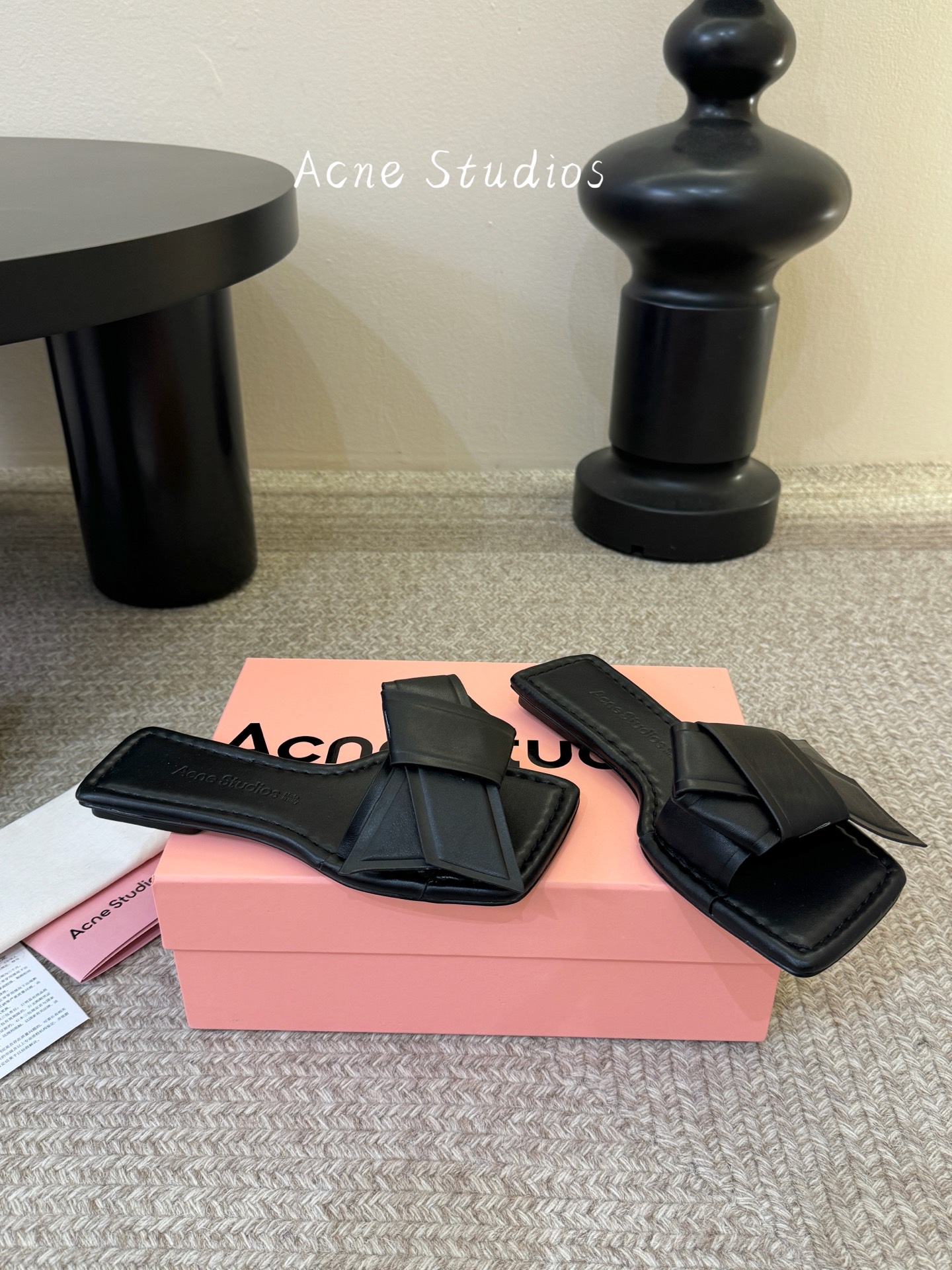Acne Studio*26SS春夏新款折叠方头凉拖自带先锋艺术感的极简风夏日款，这双直接把设计感与松弛