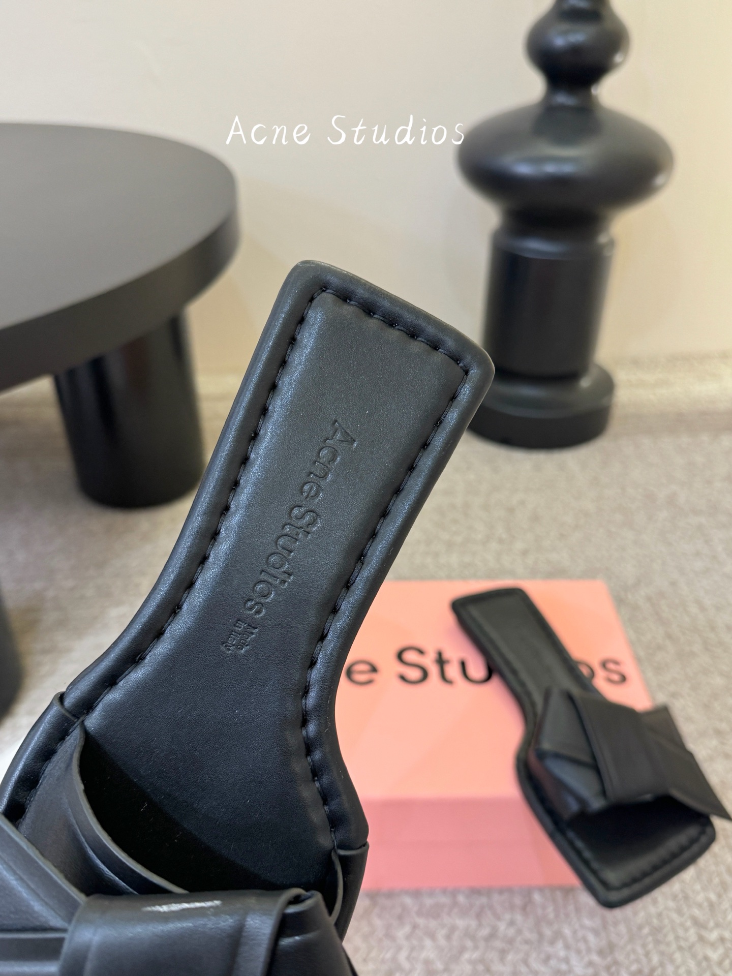Acne Studio*26SS春夏新款折叠方头凉拖自带先锋艺术感的极简风夏日款，这双直接把设计感与松弛