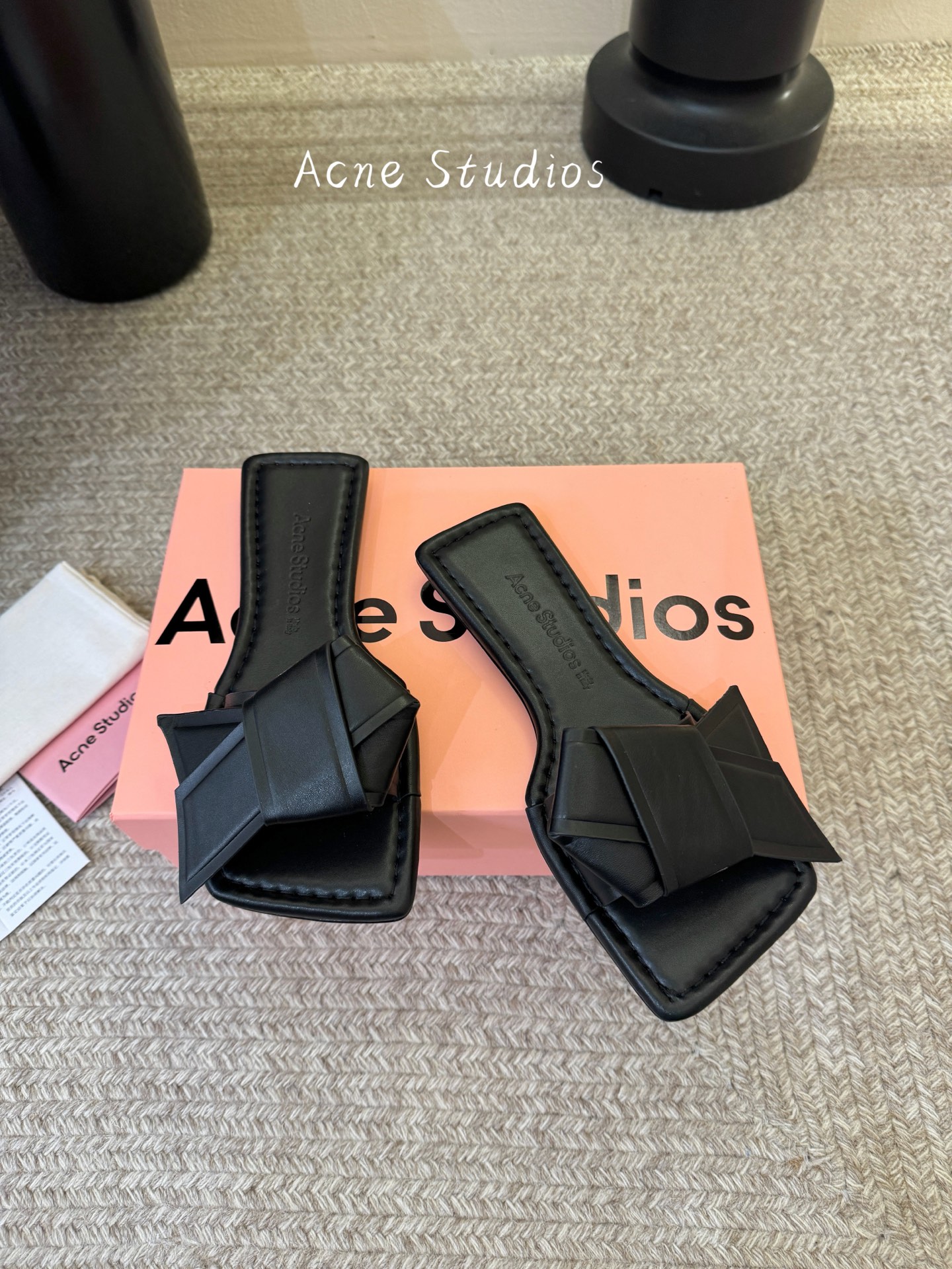 Acne Studio*26SS春夏新款折叠方头凉拖自带先锋艺术感的极简风夏日款，这双直接把设计感与松弛