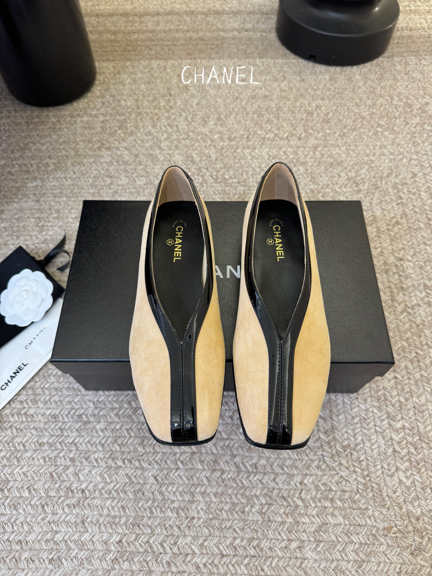 NO:786153,CHANE*2026 Chanel early spring hot-selling woven Mary Jane toe shoes, a perfect self-reserved model!  !  Much more comfortable than the classic Slingback!  Every color is a whitening weapon that makes your feet look whiter! So cute! Another popular fragrance~ Material: embossed cowhide, original lining, sheepskin lining, outsole, genuine leather sole, code number: 35-39/(40/41 customized, non-returnable, non-exchangeable), single shoes, chanel, chanel, mary jane, cowhide, sheepskin19860909CHANE*2026香奈儿早春爆品编织玛丽珍包头单鞋 妥妥的自留款！！比经典款Slingback舒服太多啦！每个颜色上脚都很显白 的显白利器!好嗲啊!又是火爆的小香~ 材质压纹牛皮 内里原版内里羊皮 大底真皮鞋底 码数:35-39/(40/41定制不退不换),单鞋,chanel,chanel,mary jane,cowhide,sheepskin,Women's Shoes