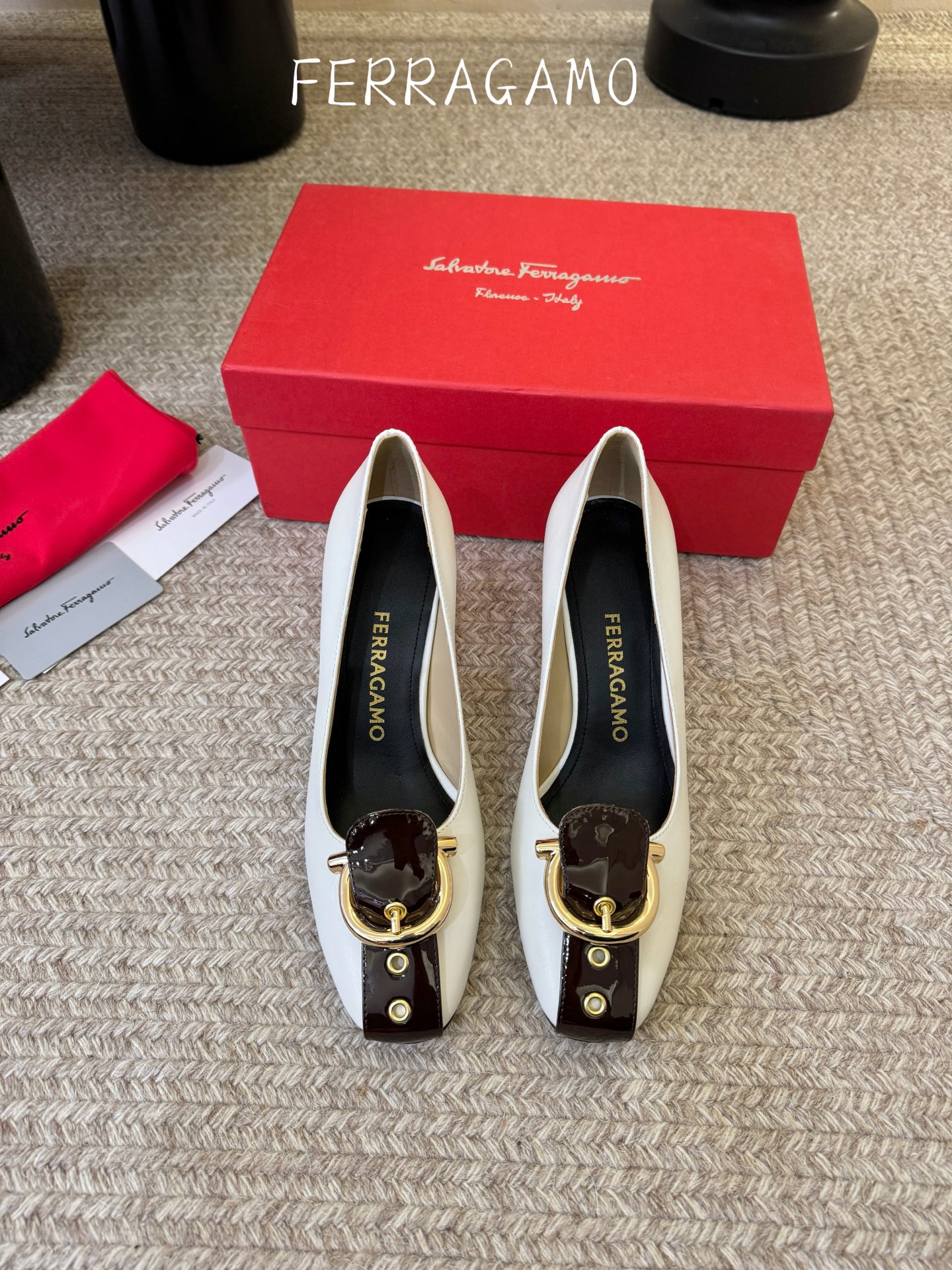 NO:786117,FERRAGAMO Ferragamo's new version of women's Mule slippers are very versatile and don't tire your feet. It's definitely a pair you won't lose money on!  Fabric imported patent leather lining sheepskin code number 35-39 (40/41 customization is non-returnable and non-exchangeable), high-heeled shoes, ferragamo, ferragamo, high heels, slippers, sheepskin19860909FERRAGAMO菲拉格慕女士新版穆勒拖鞋非常百搭,穿着不累脚 绝对入手不亏的一双！ 面料进口漆皮 内里羊皮 码数35-39（40/41定制不退不换）,高跟鞋单鞋,ferragamo,ferragamo,high heels,slippers,sheepskin,Women's Shoes