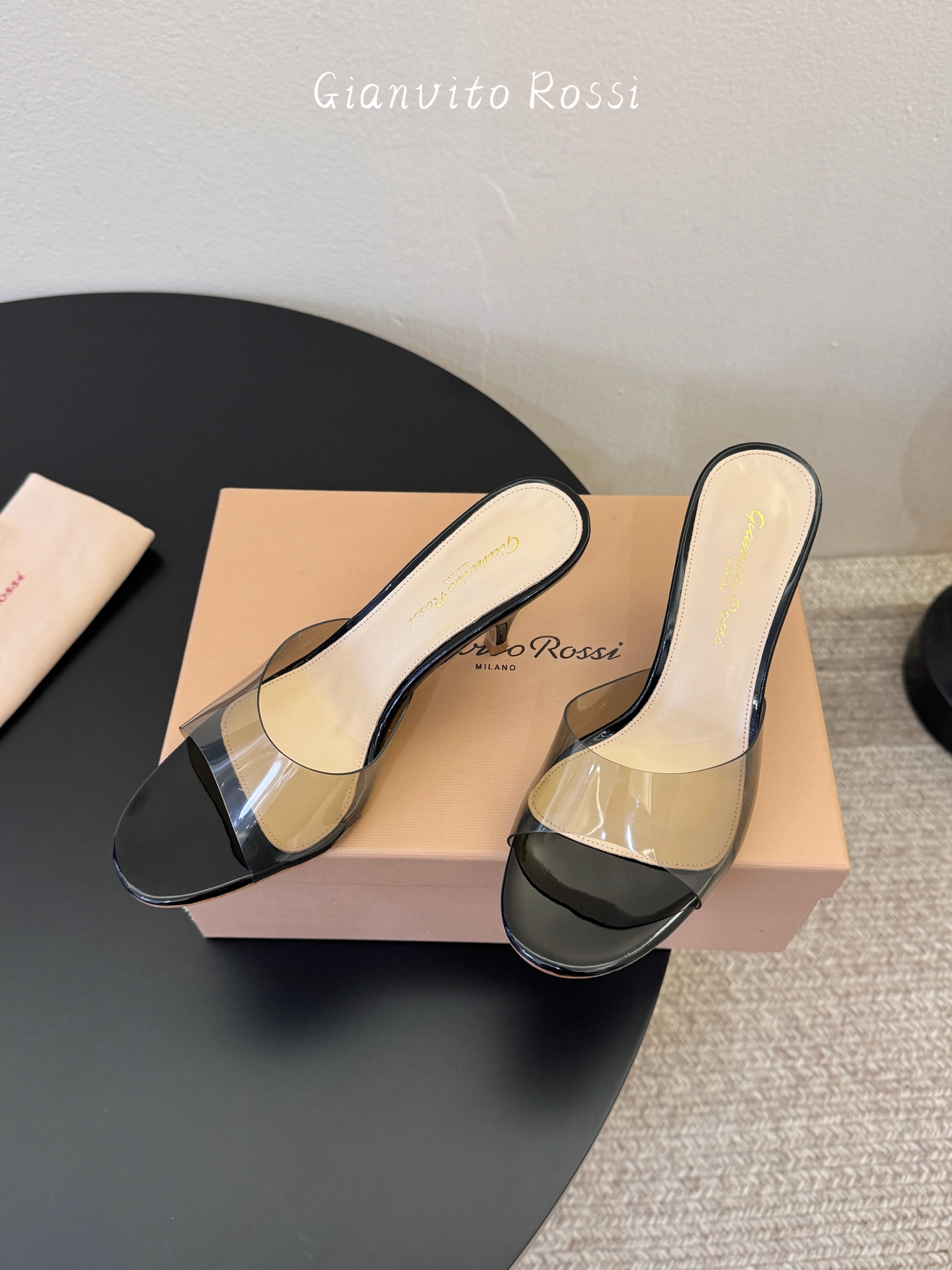 gianvito rossi26春夏新款tpu拖鞋，鞋面进口tpu柔软不闷脚，意大利原色真皮底，跟高7c
