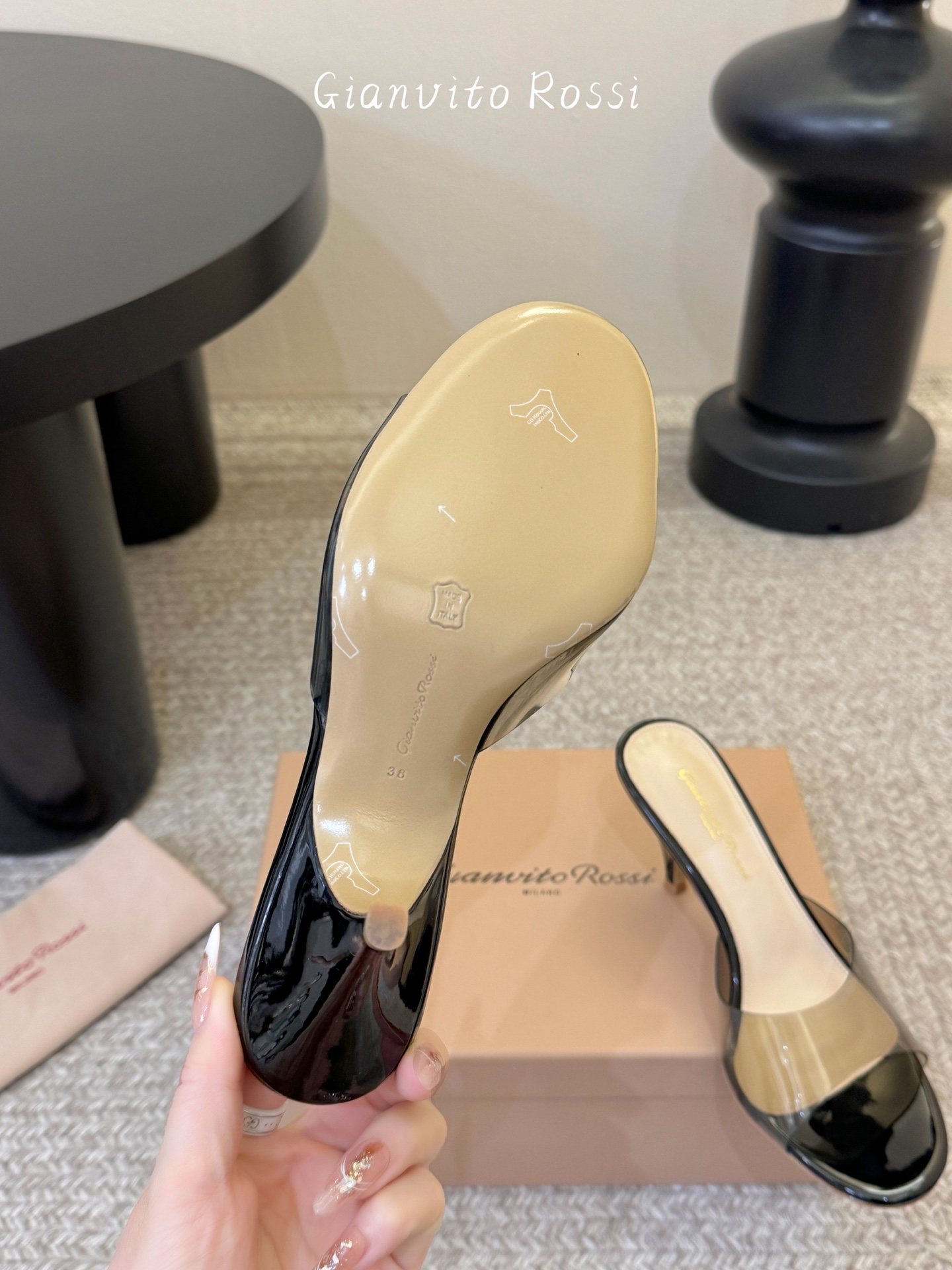 gianvito rossi26春夏新款tpu拖鞋，鞋面进口tpu柔软不闷脚，意大利原色真皮底，跟高7c