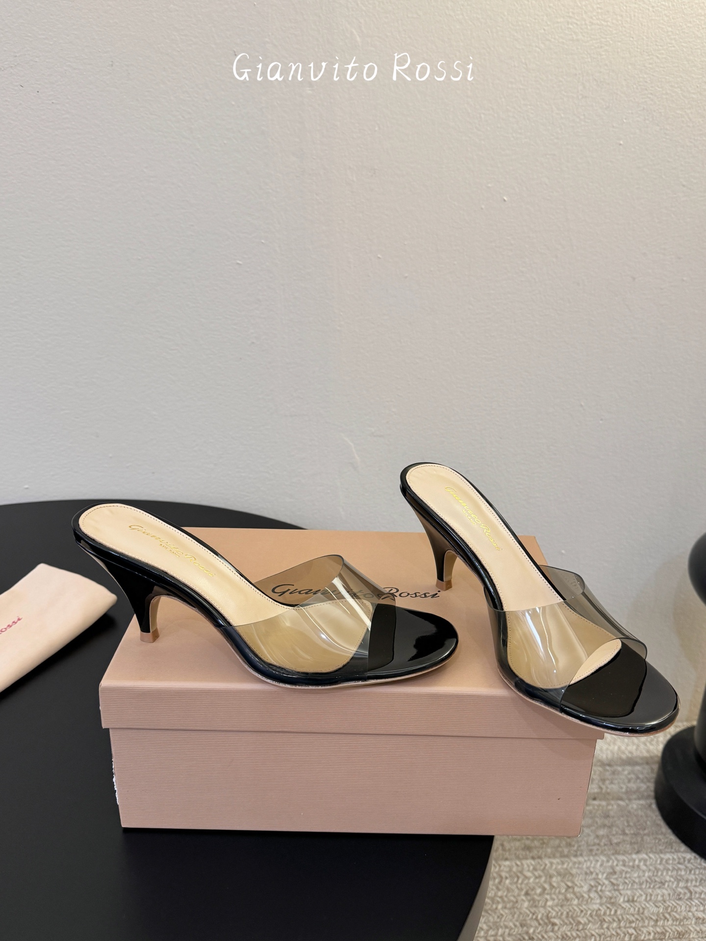 gianvito rossi26春夏新款tpu拖鞋，鞋面进口tpu柔软不闷脚，意大利原色真皮底，跟高7c