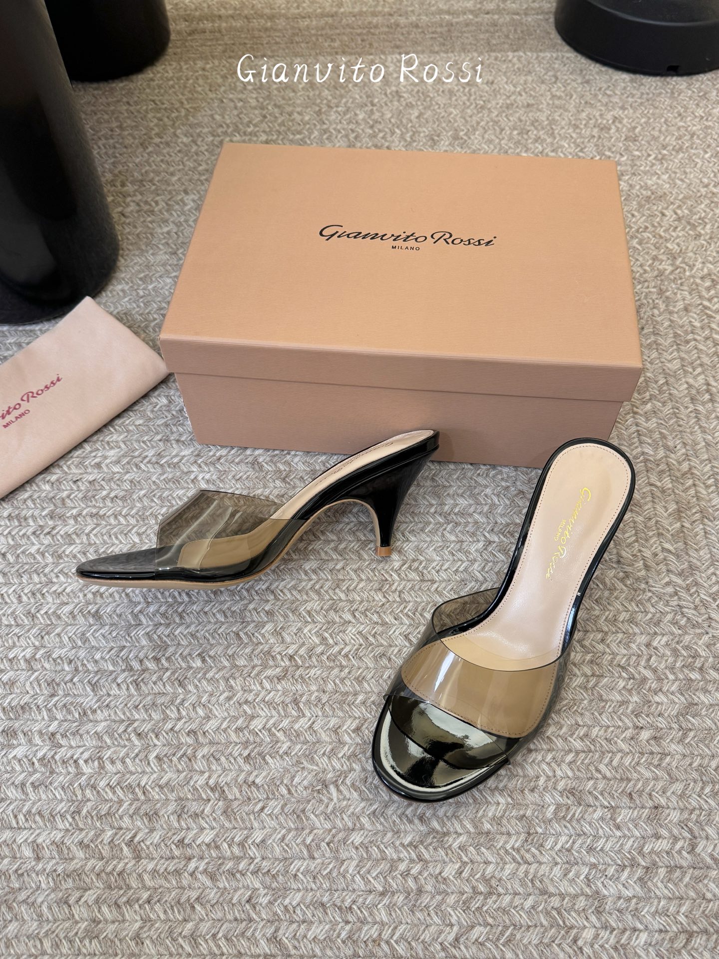 gianvito rossi26春夏新款tpu拖鞋，鞋面进口tpu柔软不闷脚，意大利原色真皮底，跟高7c