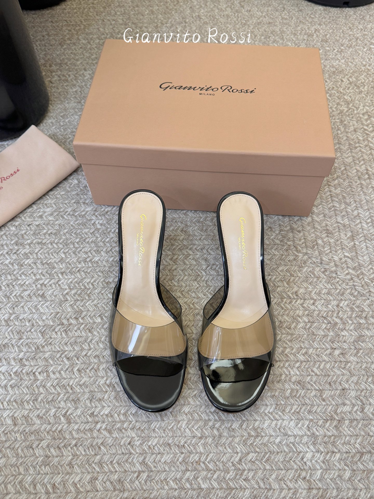 gianvito rossi26春夏新款tpu拖鞋，鞋面进口tpu柔软不闷脚，意大利原色真皮底，跟高7c