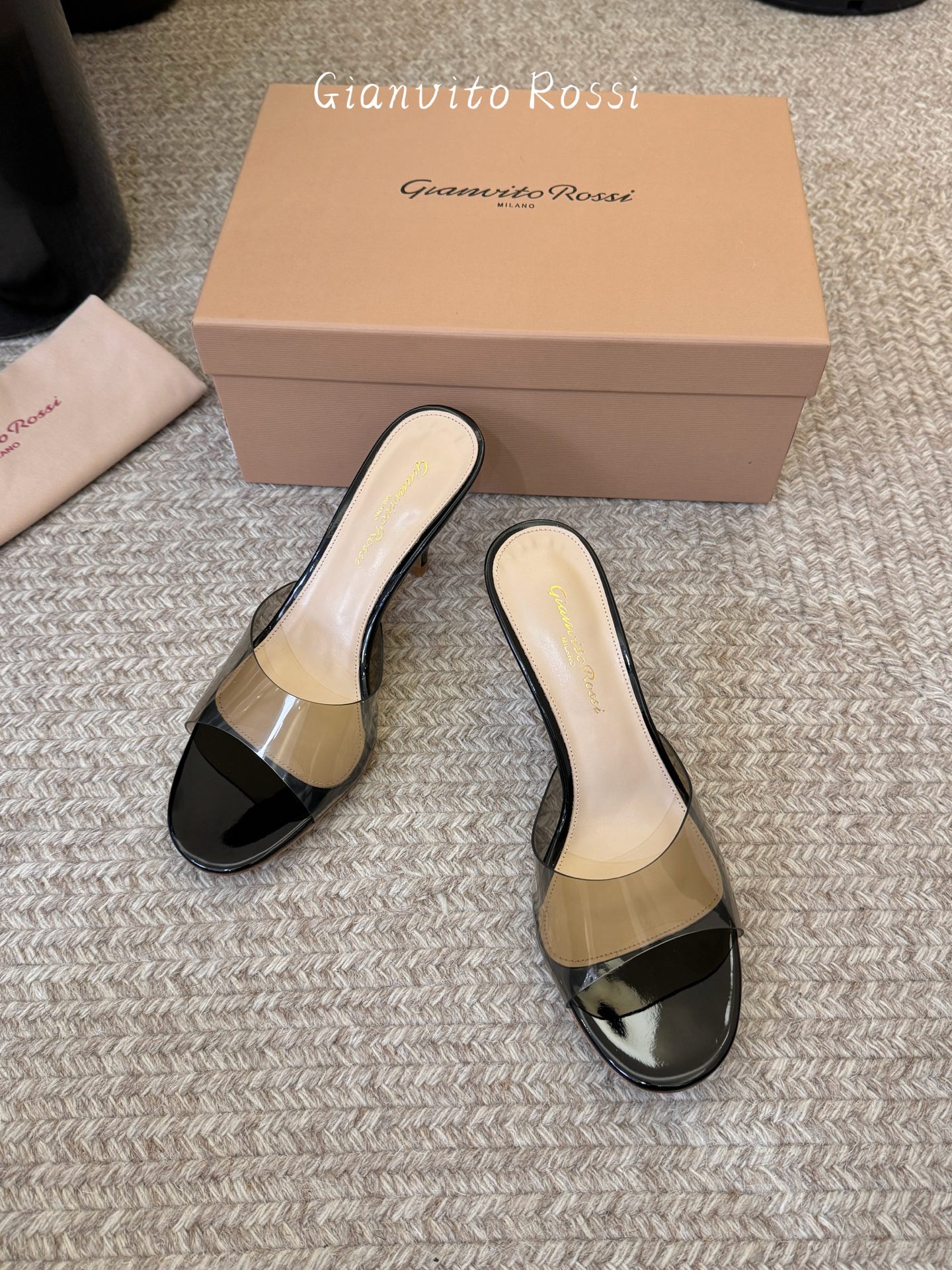 gianvito rossi26春夏新款tpu拖鞋，鞋面进口tpu柔软不闷脚，意大利原色真皮底，跟高7c