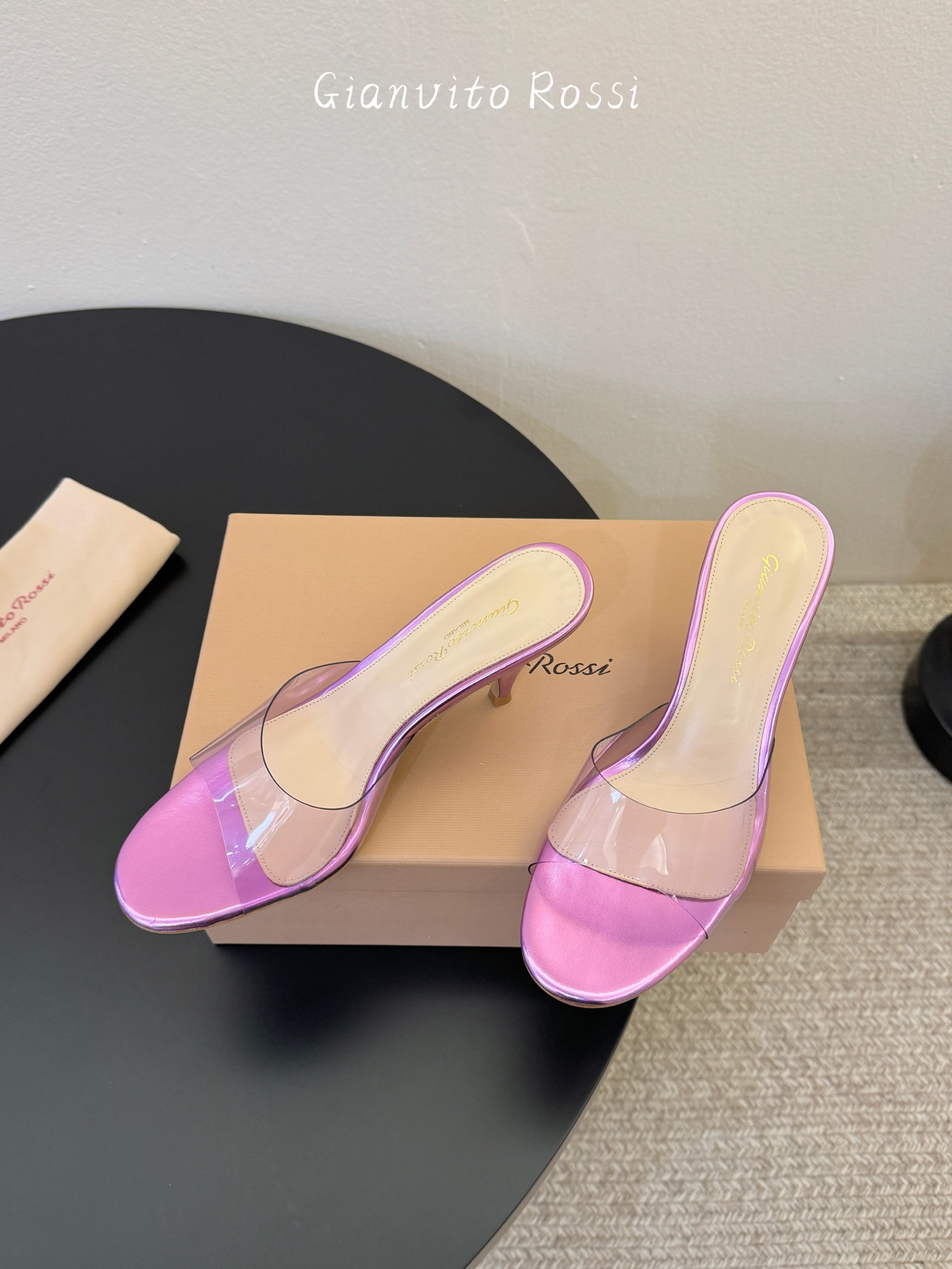 gianvito rossi26春夏新款tpu拖鞋，鞋面进口tpu柔软不闷脚，意大利原色真皮底，跟高7c