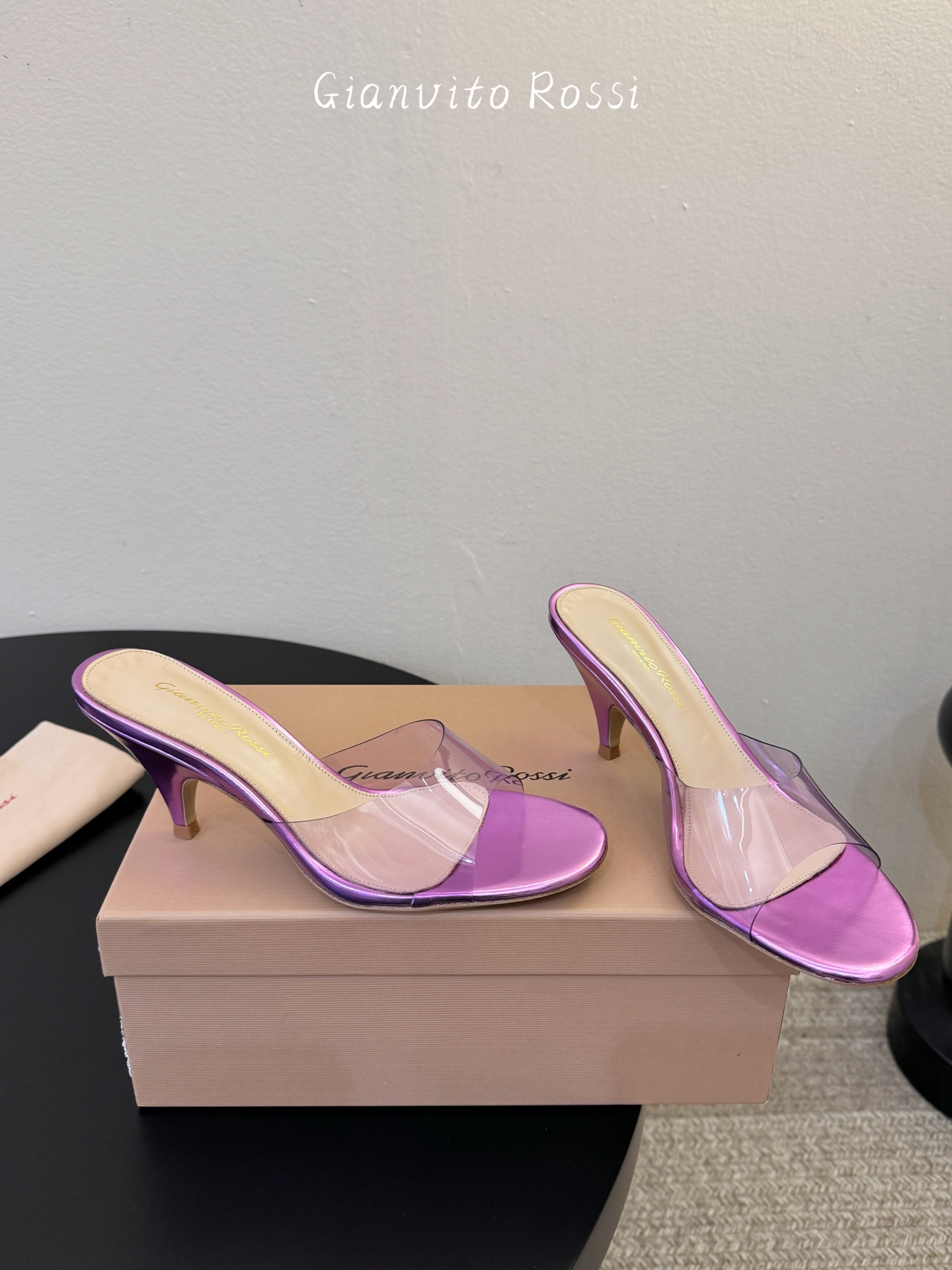 gianvito rossi26春夏新款tpu拖鞋，鞋面进口tpu柔软不闷脚，意大利原色真皮底，跟高7c