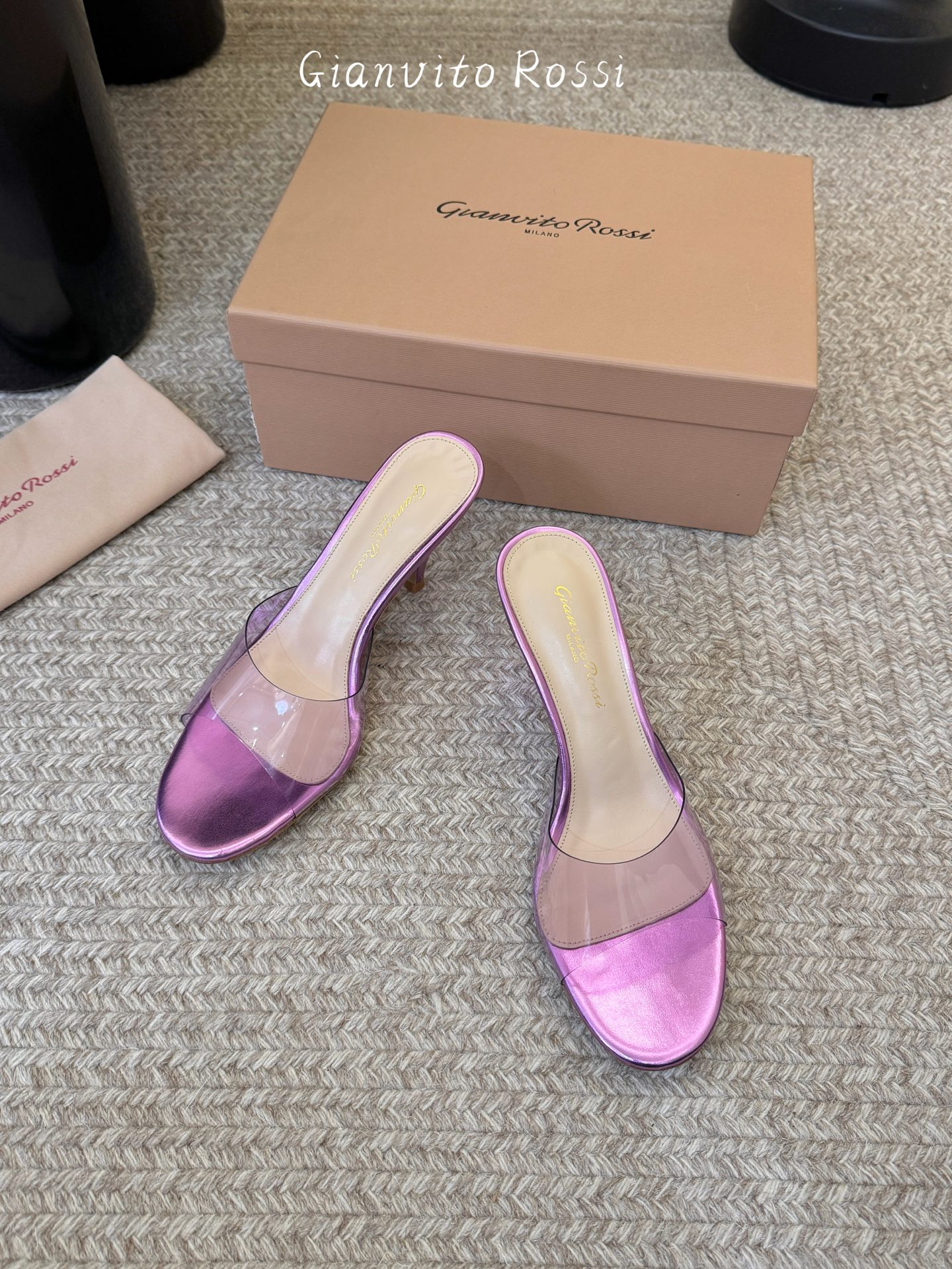 gianvito rossi26春夏新款tpu拖鞋，鞋面进口tpu柔软不闷脚，意大利原色真皮底，跟高7c