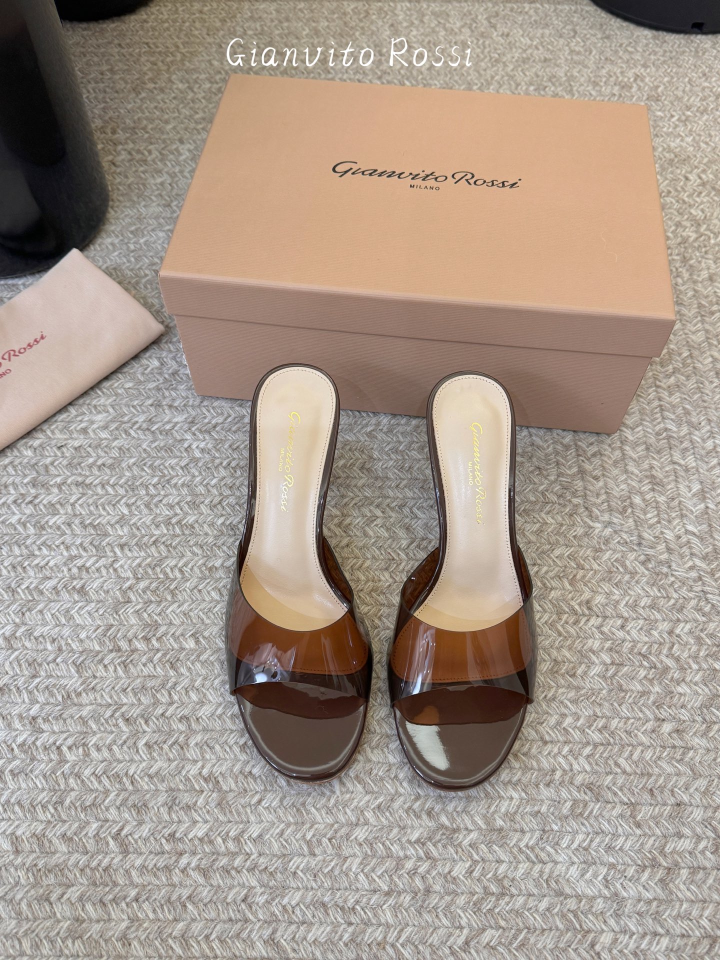 gianvito rossi26春夏新款tpu拖鞋，鞋面进口tpu柔软不闷脚，意大利原色真皮底，跟高7c