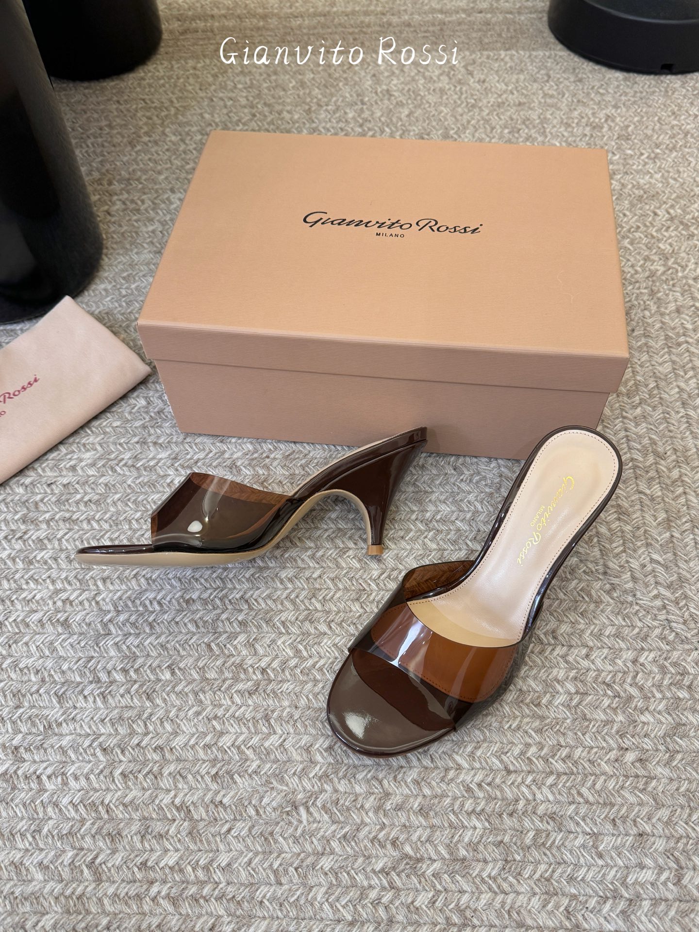 gianvito rossi26春夏新款tpu拖鞋，鞋面进口tpu柔软不闷脚，意大利原色真皮底，跟高7c