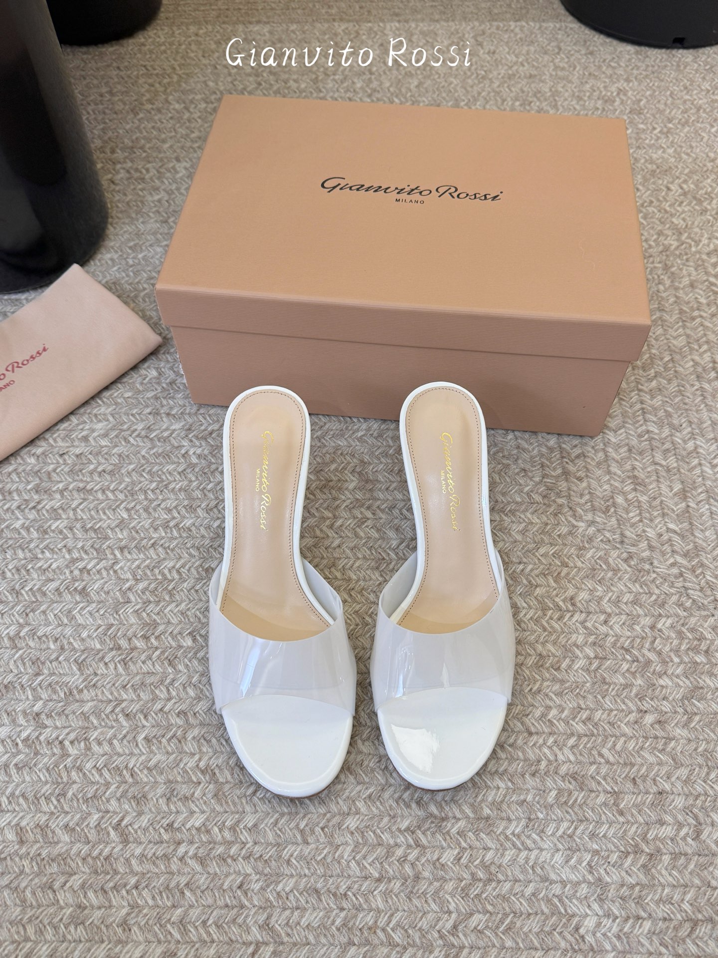 gianvito rossi26春夏新款tpu拖鞋，鞋面进口tpu柔软不闷脚，意大利原色真皮底，跟高7c