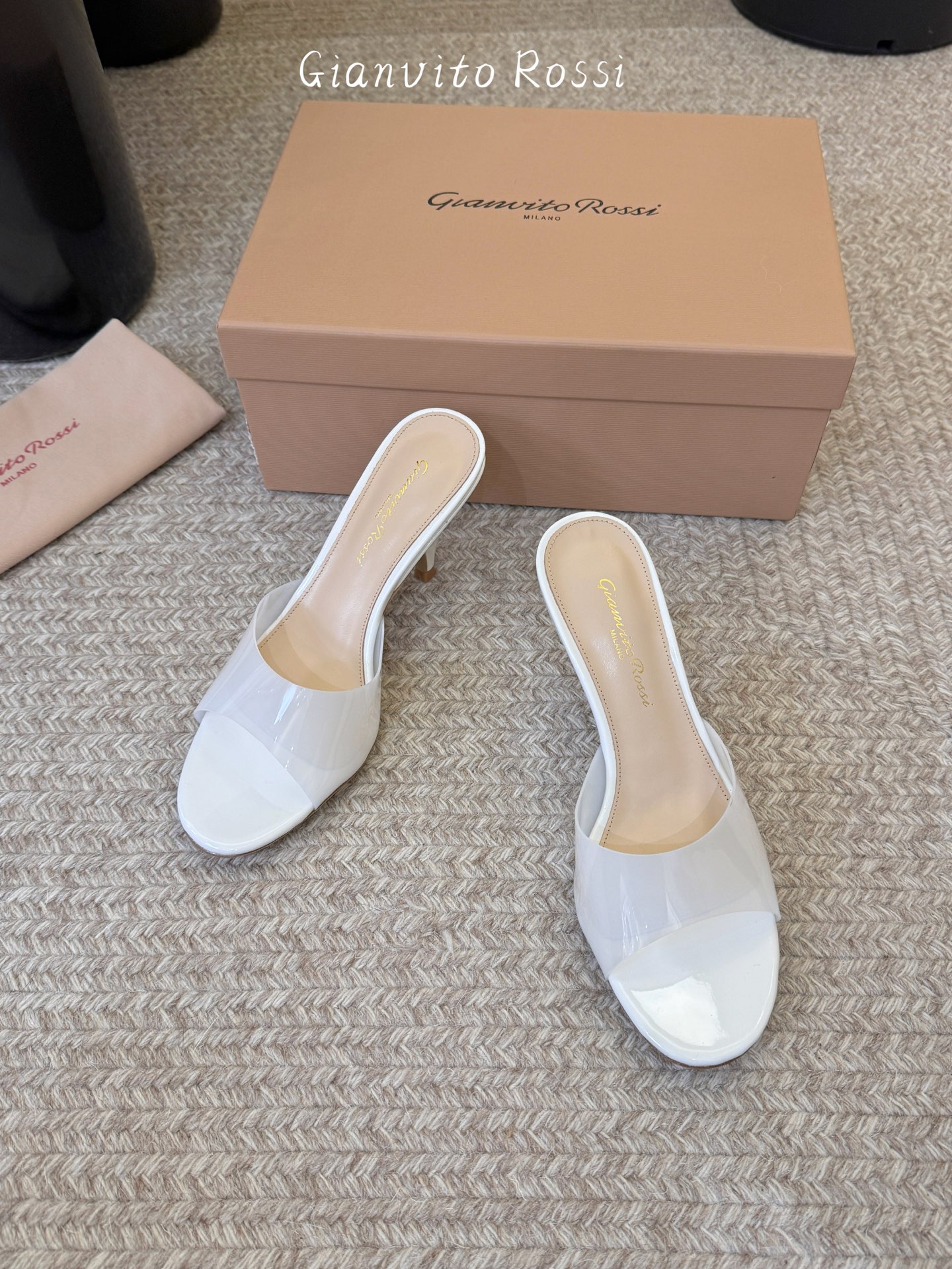 gianvito rossi26春夏新款tpu拖鞋，鞋面进口tpu柔软不闷脚，意大利原色真皮底，跟高7c