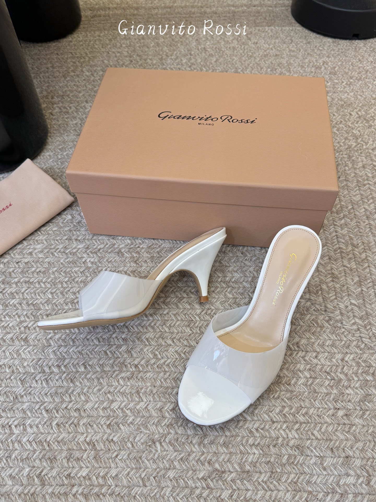 gianvito rossi26春夏新款tpu拖鞋，鞋面进口tpu柔软不闷脚，意大利原色真皮底，跟高7c