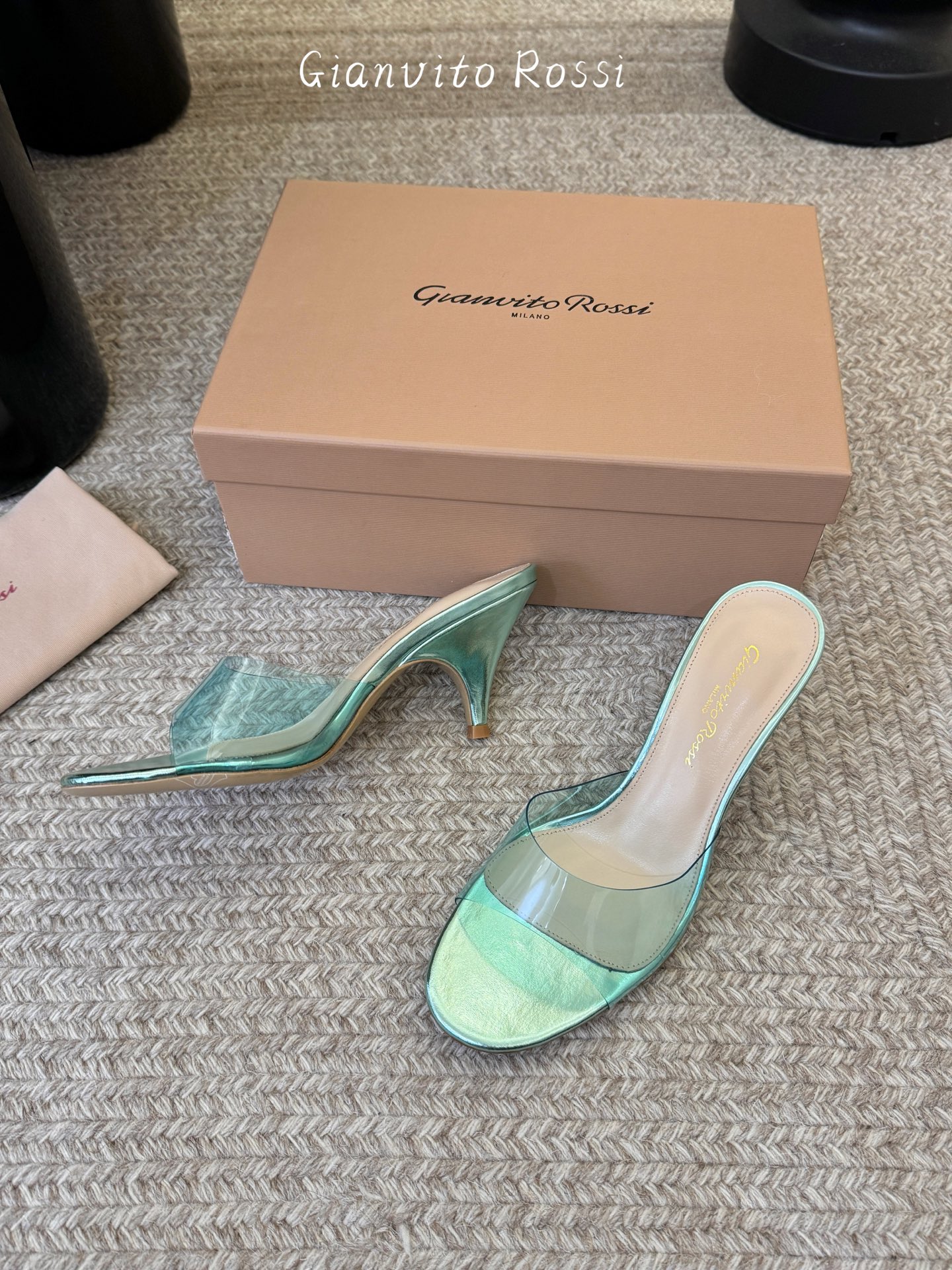 gianvito rossi26春夏新款tpu拖鞋，鞋面进口tpu柔软不闷脚，意大利原色真皮底，跟高7c