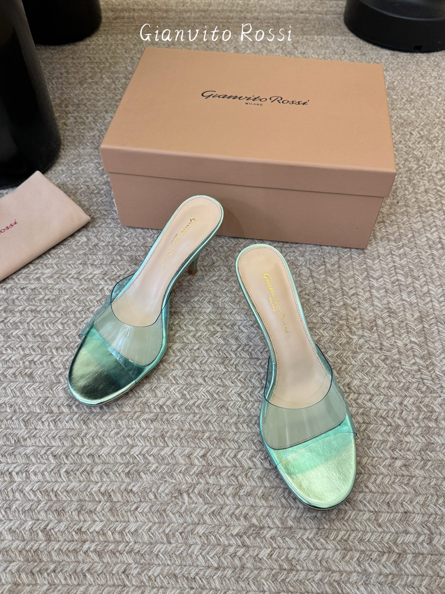 gianvito rossi26春夏新款tpu拖鞋，鞋面进口tpu柔软不闷脚，意大利原色真皮底，跟高7c