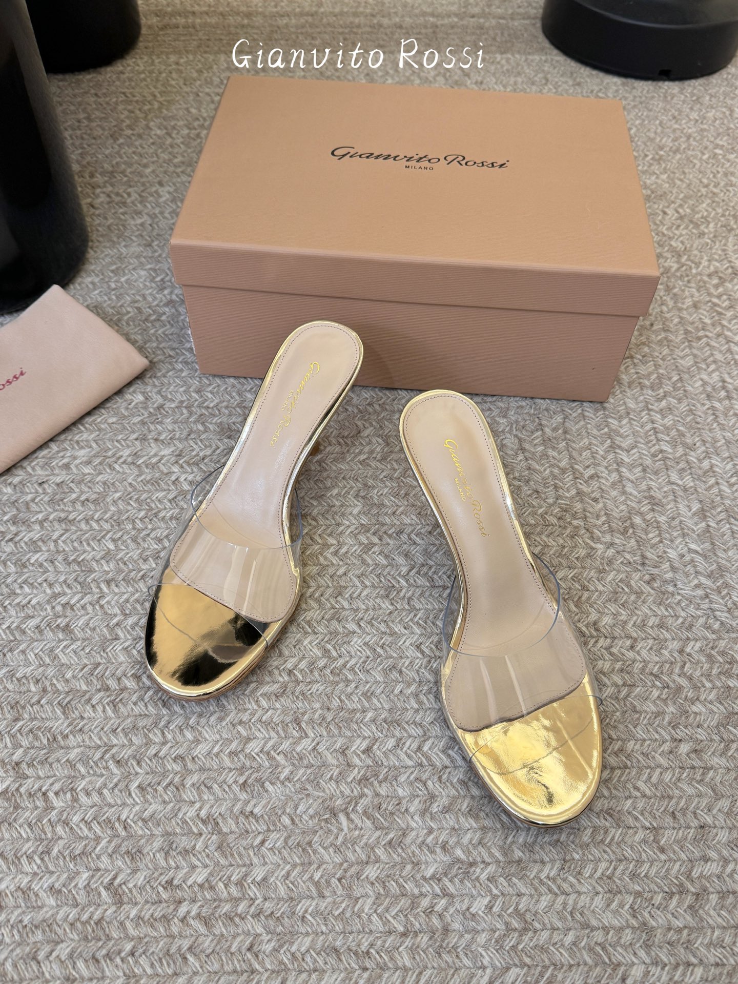 gianvito rossi26春夏新款tpu拖鞋，鞋面进口tpu柔软不闷脚，意大利原色真皮底，跟高7c