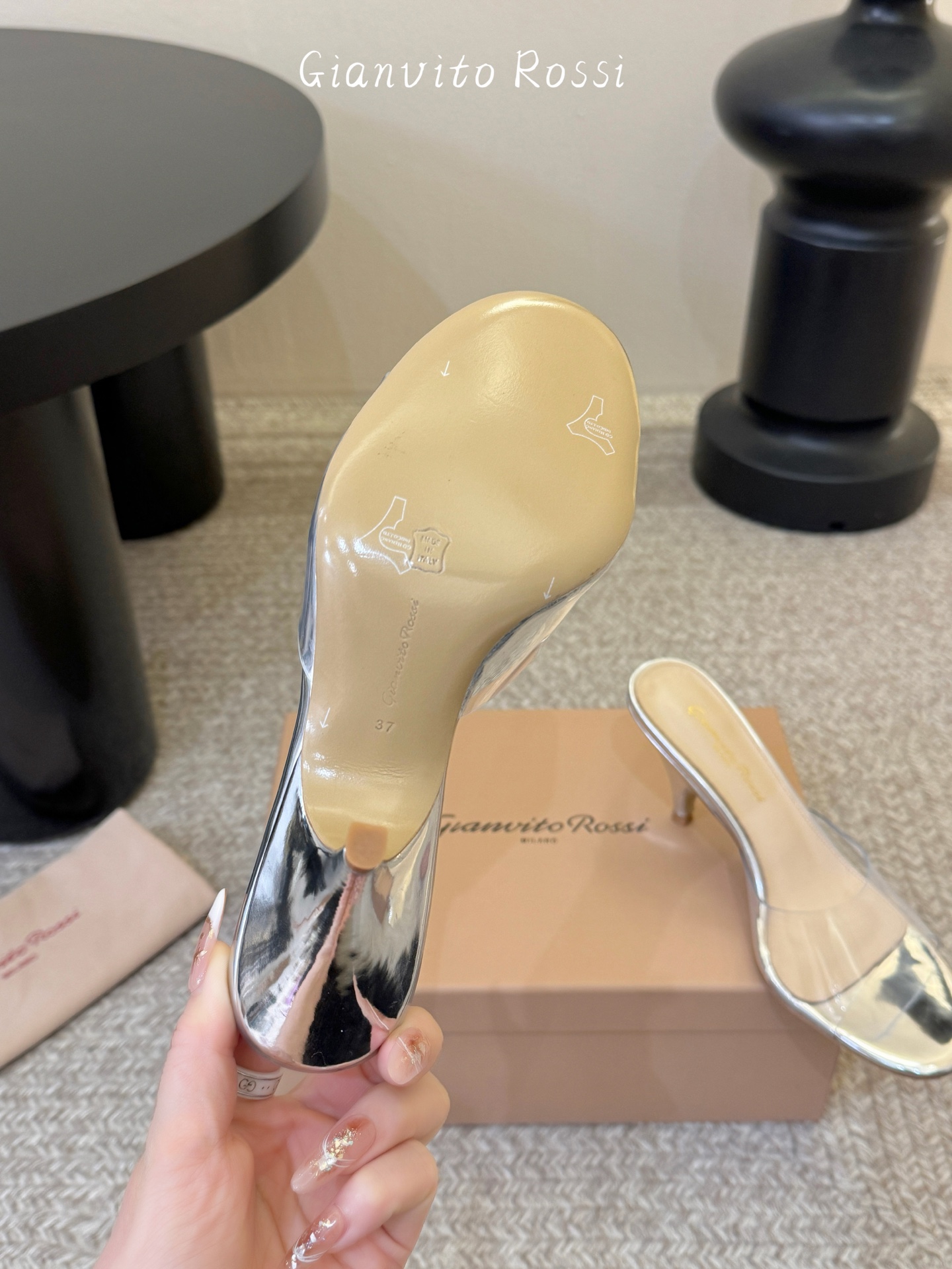 gianvito rossi26春夏新款tpu拖鞋，鞋面进口tpu柔软不闷脚，意大利原色真皮底，跟高7c