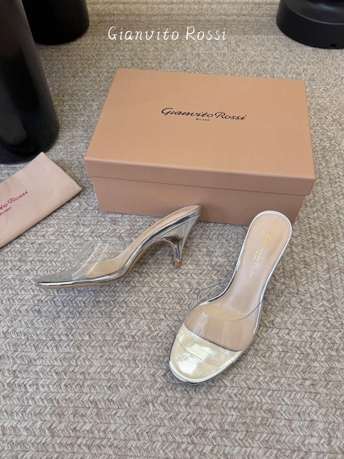 gianvito rossi26春夏新款tpu拖鞋，鞋面进口tpu柔软不闷脚，意大利原色真皮底，跟高7c
