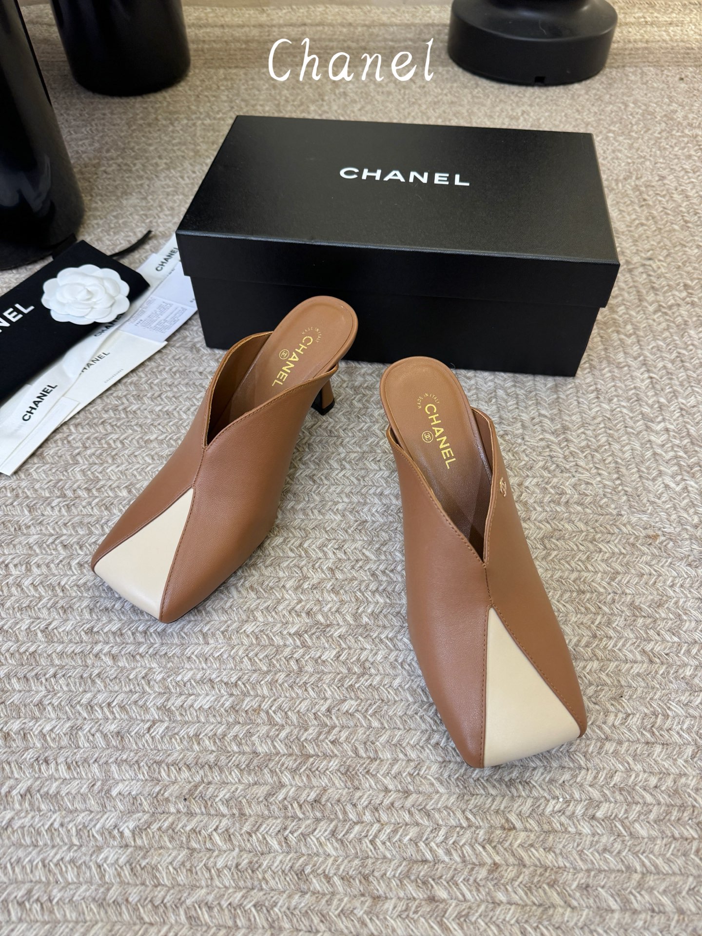 CHANE*2026香奈早春爆品方头拖妥妥的自留款！！比经典款Slingback舒服太多啦！每个颜色上脚