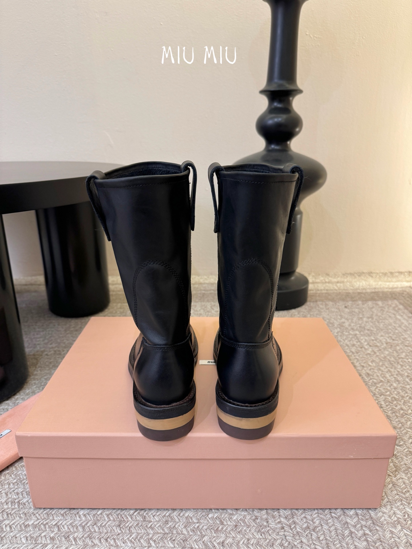 MiuMiu/缪缪 秋冬走秀款西部系列·复古做旧堆堆靴机车靴马丁靴今年最值得入手的靴子 没有之一！超多网