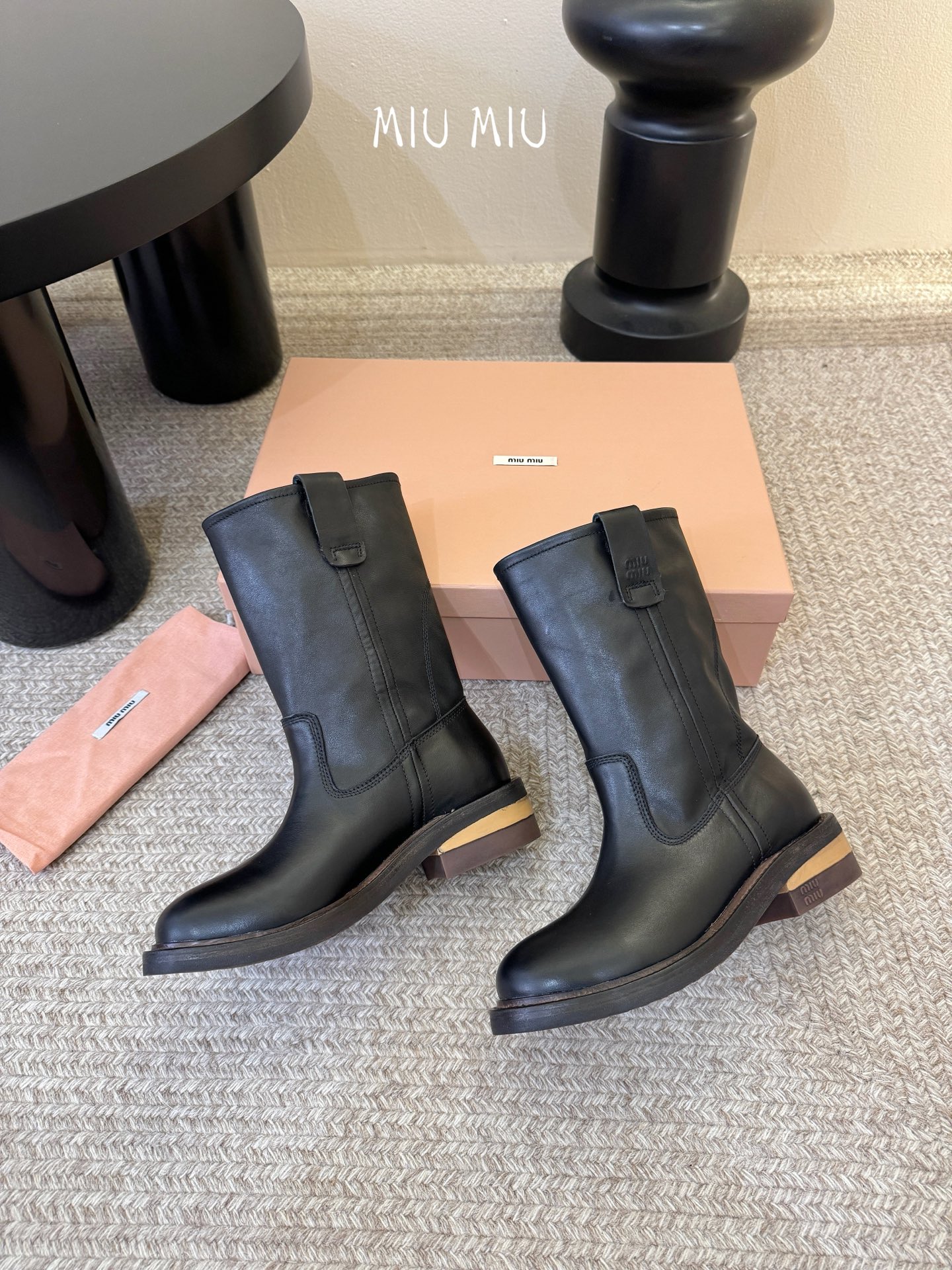 MiuMiu/缪缪 秋冬走秀款西部系列·复古做旧堆堆靴机车靴马丁靴今年最值得入手的靴子 没有之一！超多网