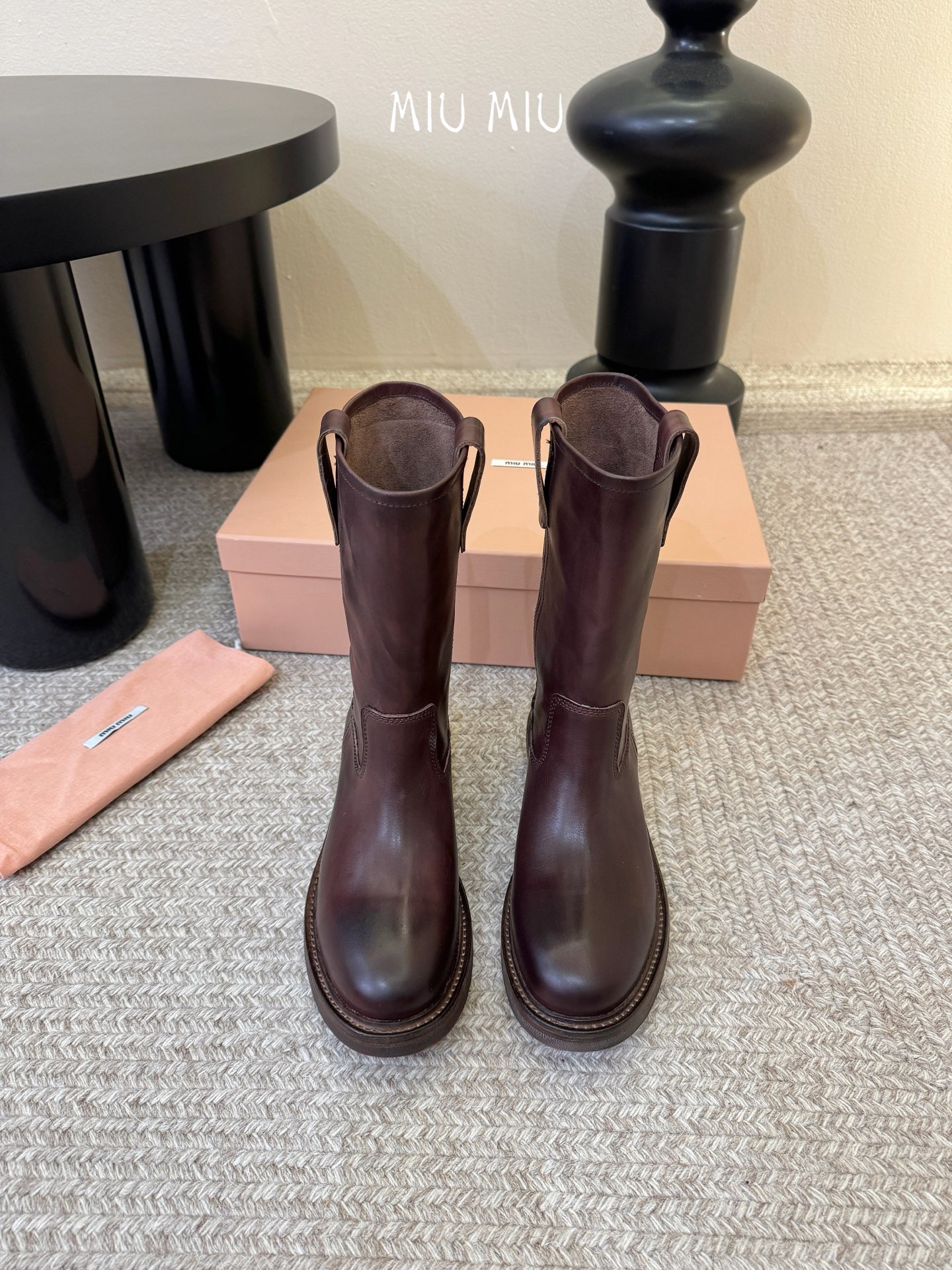 MiuMiu/缪缪 秋冬走秀款西部系列·复古做旧堆堆靴机车靴马丁靴今年最值得入手的靴子 没有之一！超多网