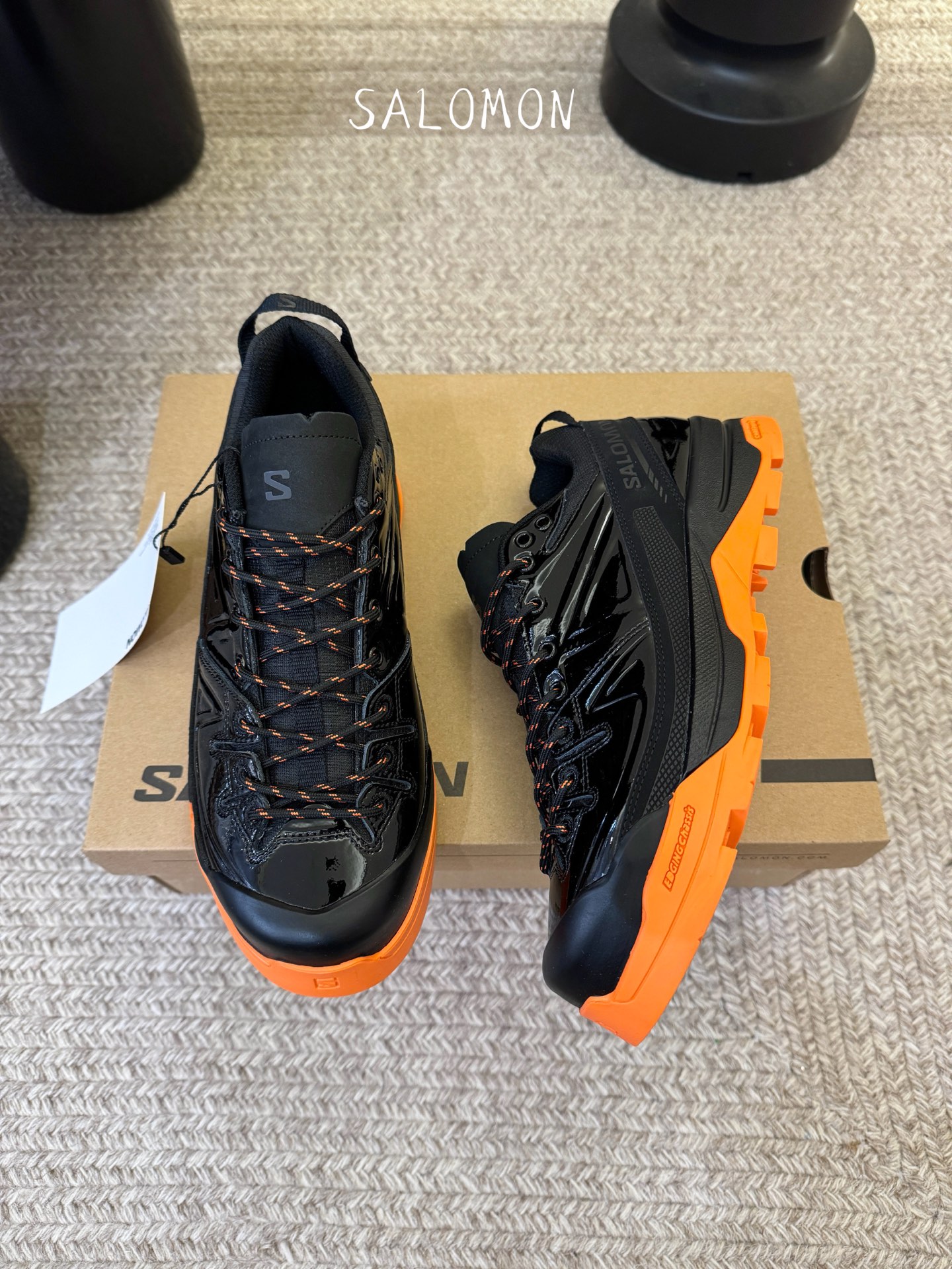 Salomon XT-4联名款运动鞋​​👟Salomon XT-4联名款，经典户外鞋型+时尚设计，黑色网
