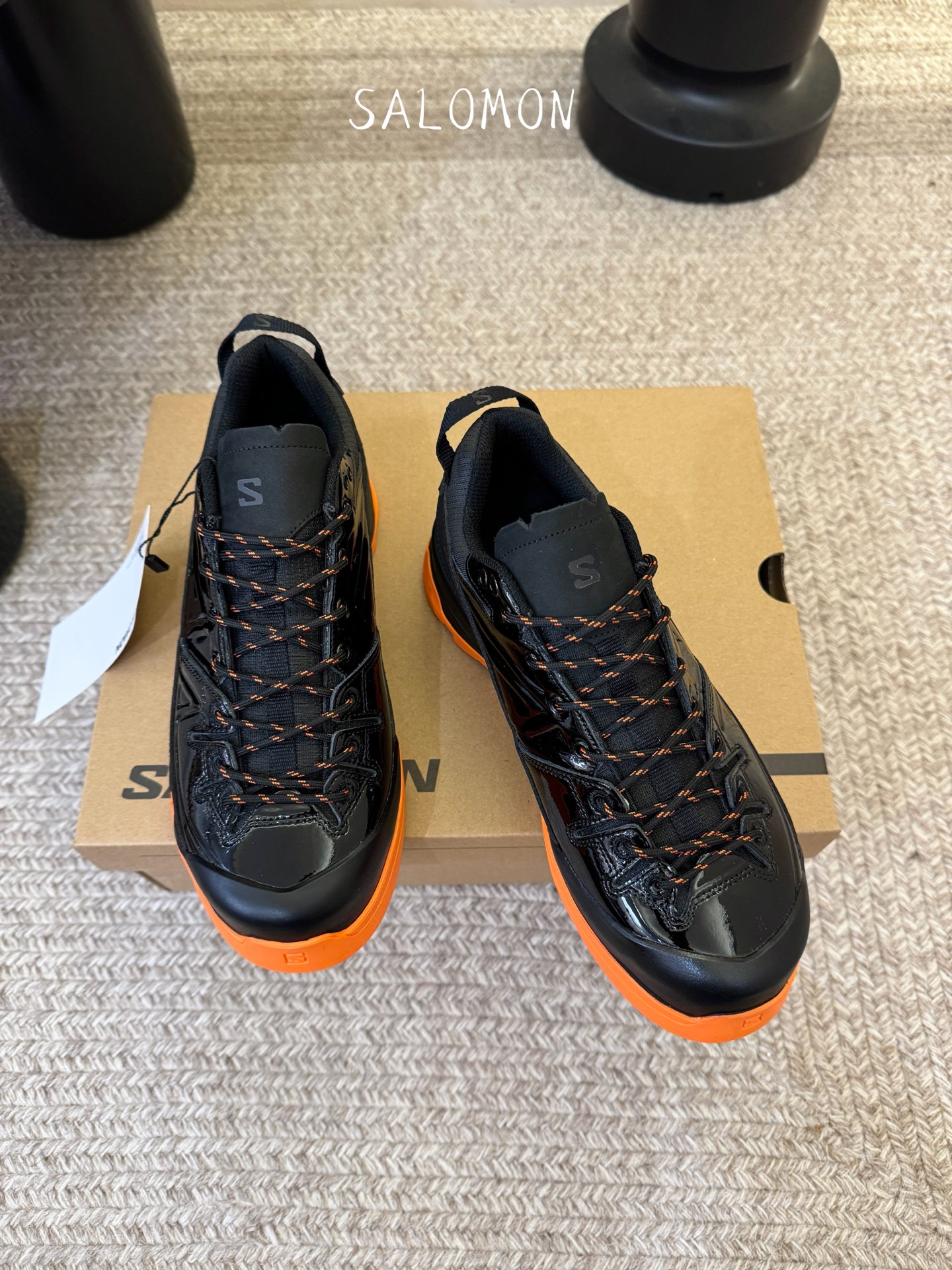 Salomon XT-4联名款运动鞋​​👟Salomon XT-4联名款，经典户外鞋型+时尚设计，黑色网