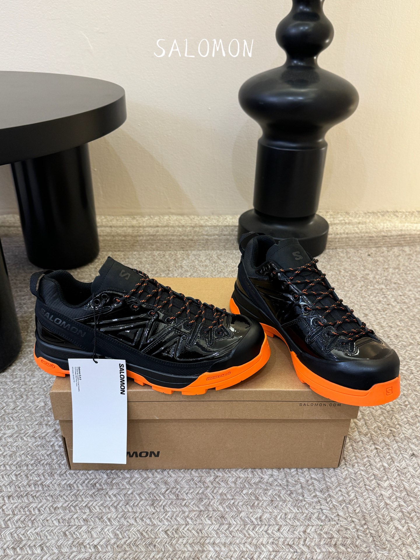 Salomon XT-4联名款运动鞋​​👟Salomon XT-4联名款，经典户外鞋型+时尚设计，黑色网