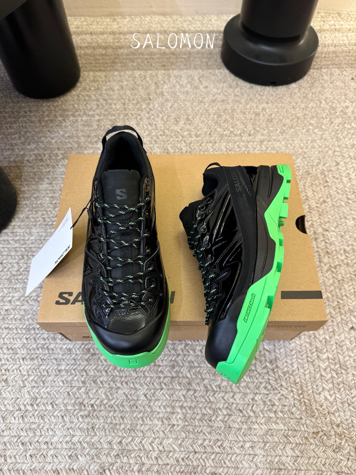 Salomon XT-4联名款运动鞋​​👟Salomon XT-4联名款，经典户外鞋型+时尚设计，黑色网
