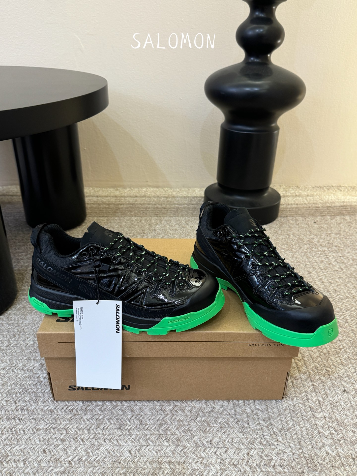 Salomon XT-4联名款运动鞋​​👟Salomon XT-4联名款，经典户外鞋型+时尚设计，黑色网