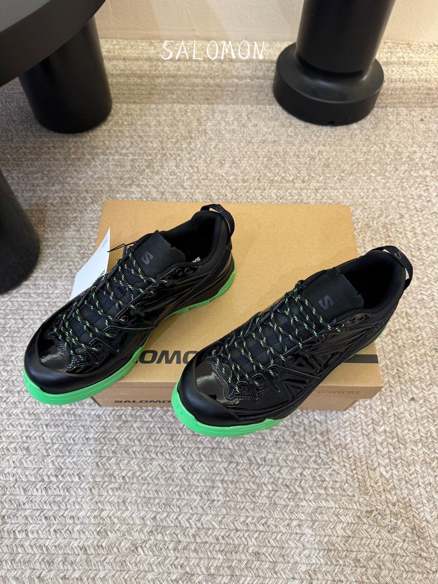 Salomon XT-4联名款运动鞋​​👟Salomon XT-4联名款，经典户外鞋型+时尚设计，黑色网