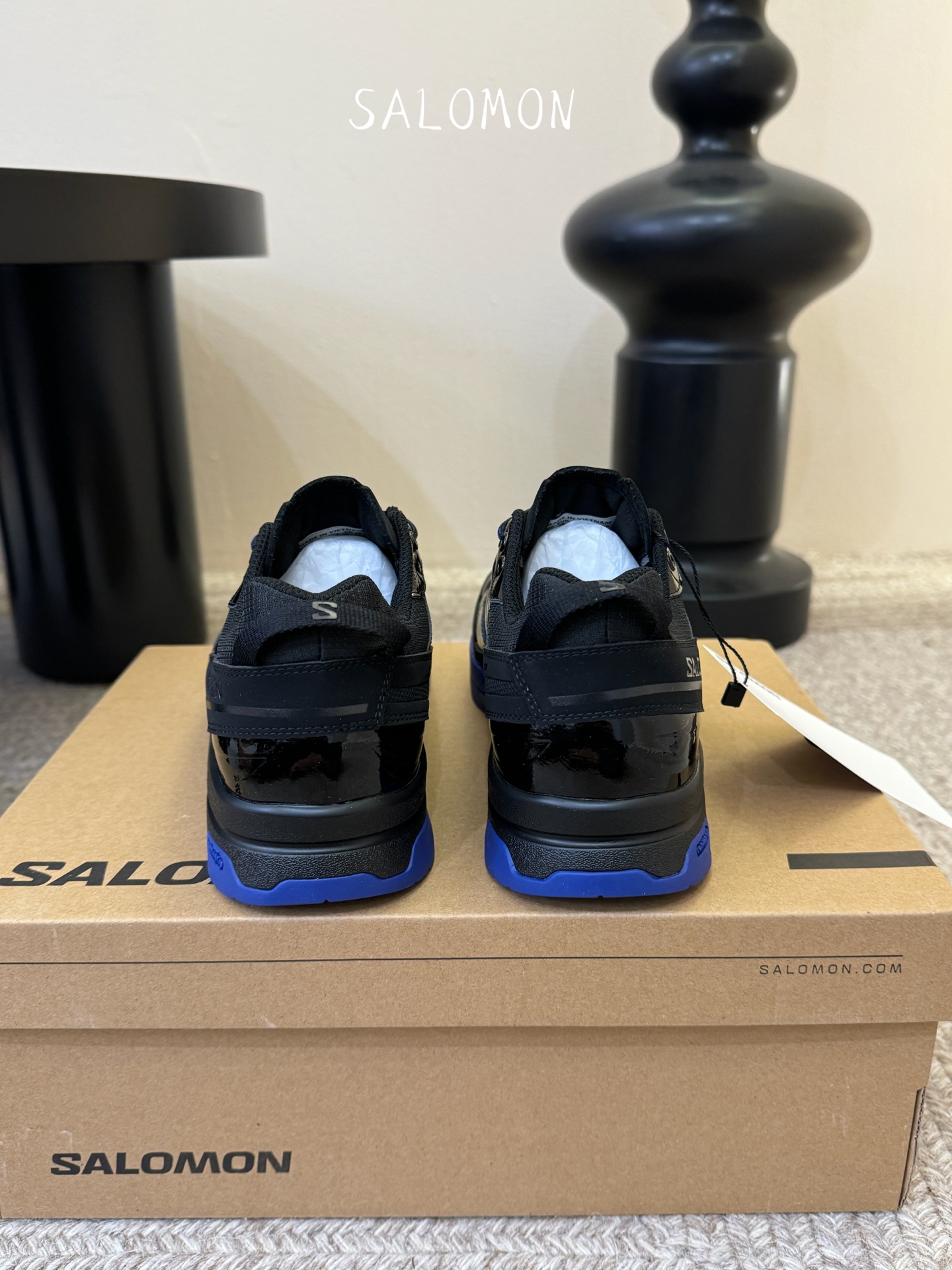 Salomon XT-4联名款运动鞋​​👟Salomon XT-4联名款，经典户外鞋型+时尚设计，黑色网