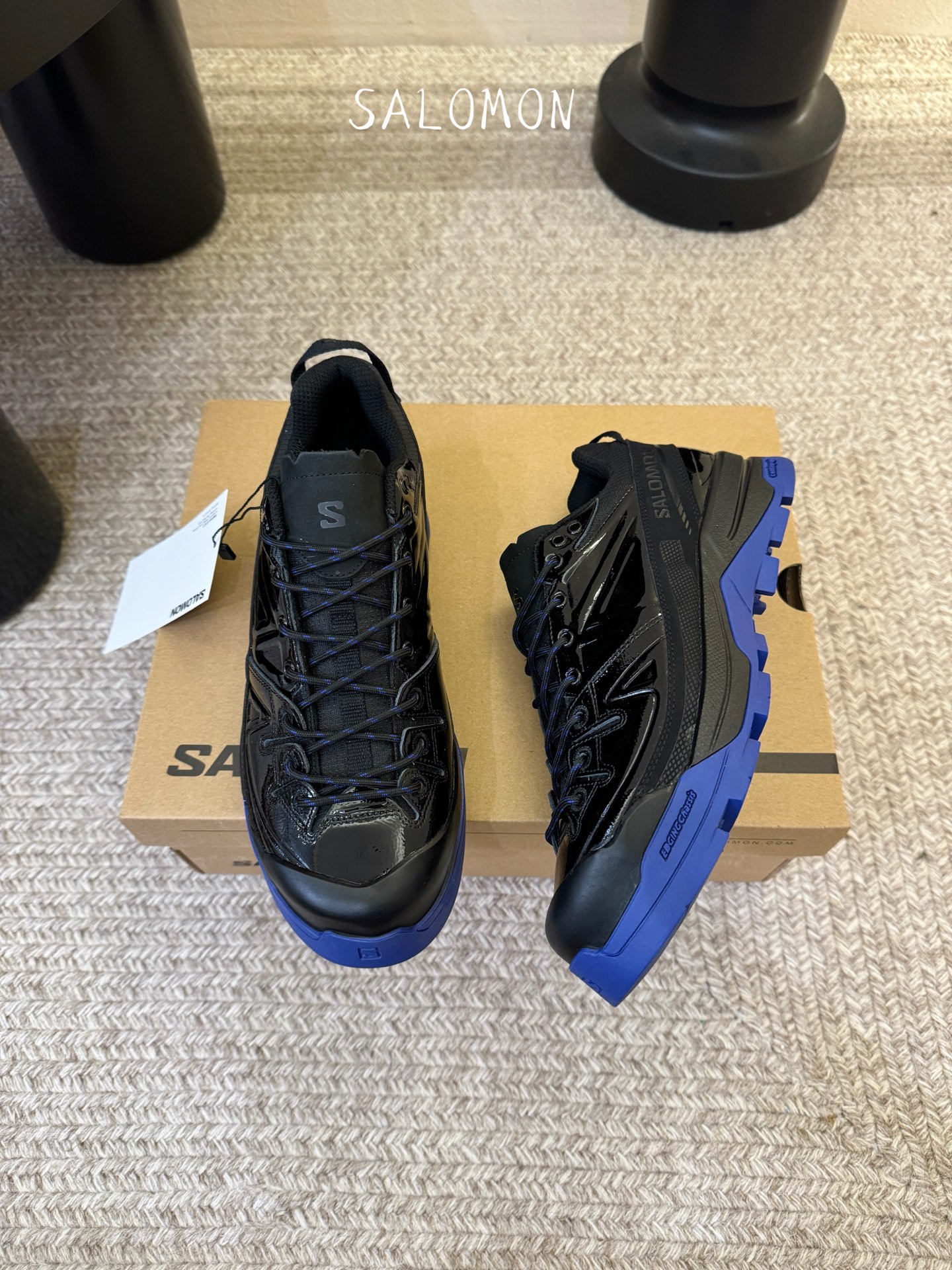 Salomon XT-4联名款运动鞋​​👟Salomon XT-4联名款，经典户外鞋型+时尚设计，黑色网