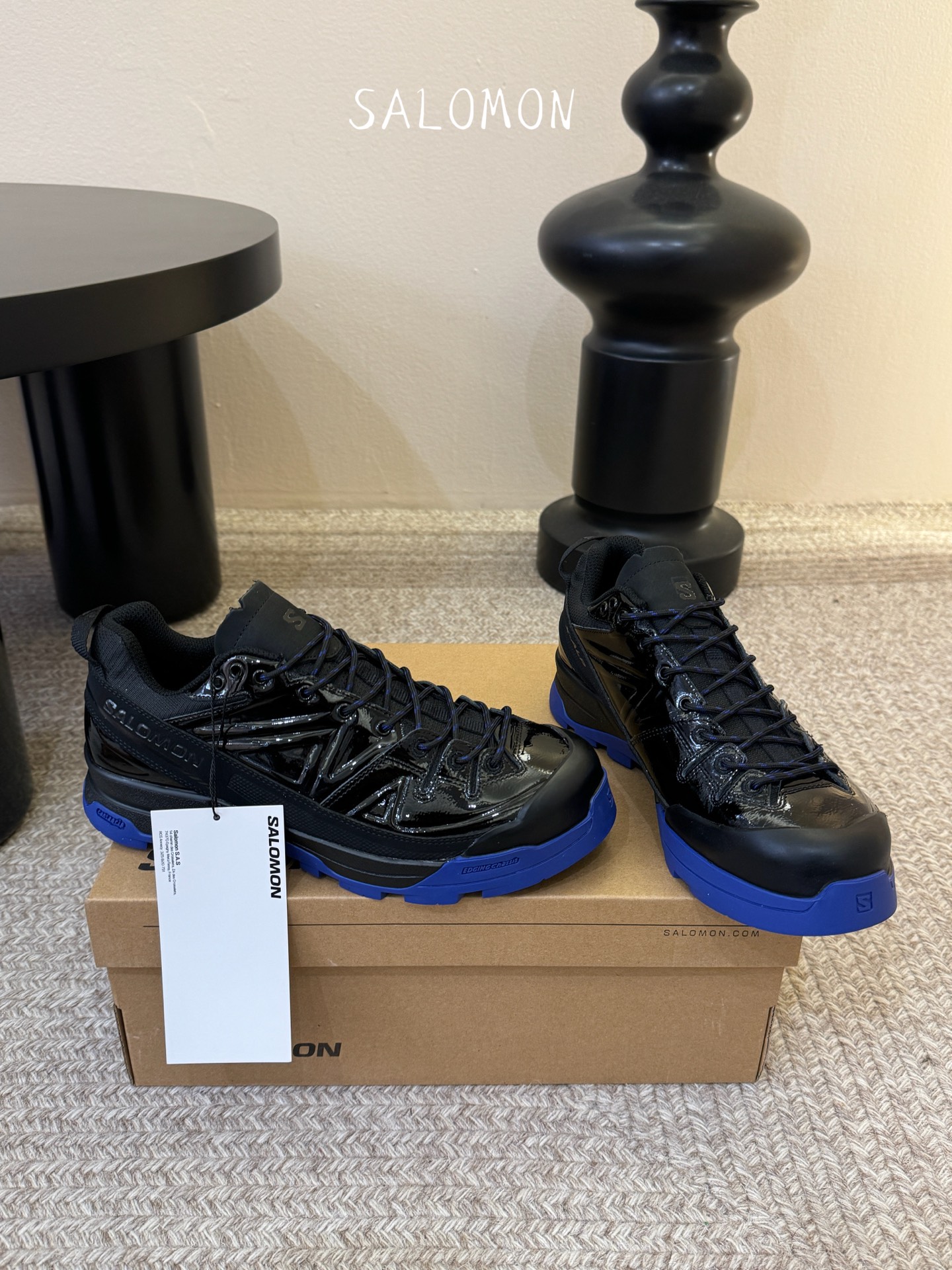 Salomon XT-4联名款运动鞋​​👟Salomon XT-4联名款，经典户外鞋型+时尚设计，黑色网